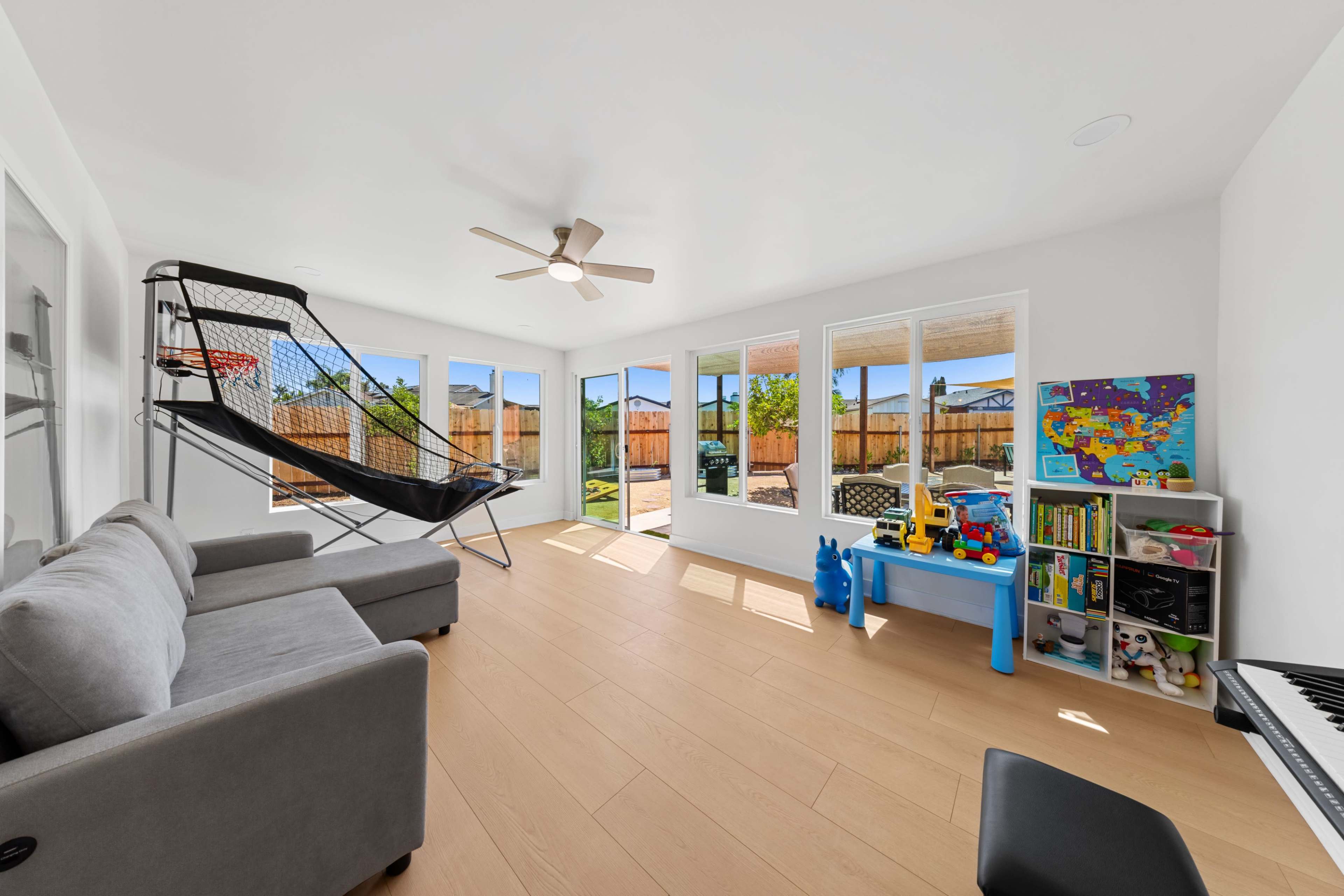 Mira Mesa Single Family house with Outdoor Movies Image in Mira Mesa, San Diego, CA