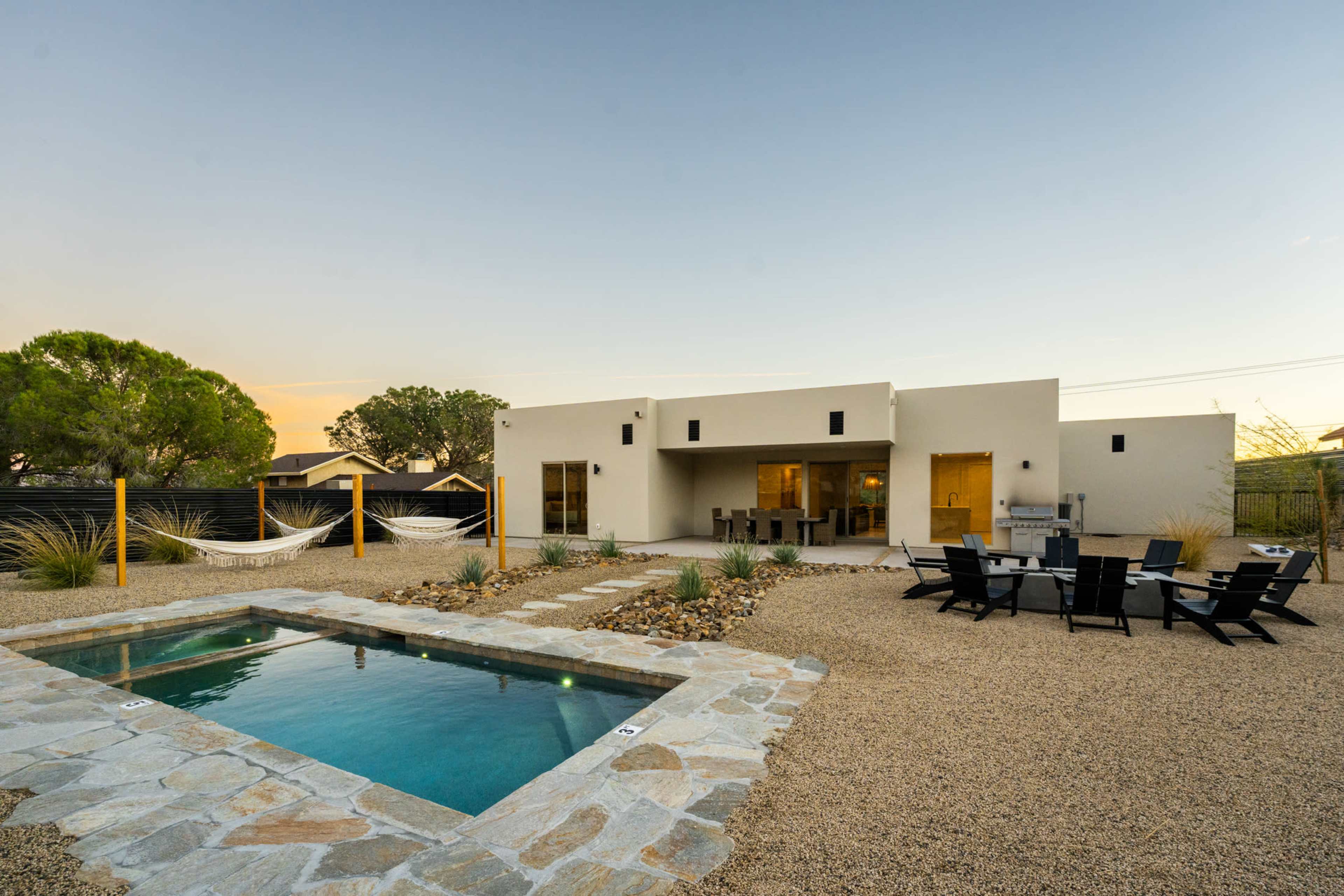 Stardust Luxe – A stylish luxury retreat in Yucca Valley with breathtaking views. Image in Yucca Valley, Yucca Valley, CA
