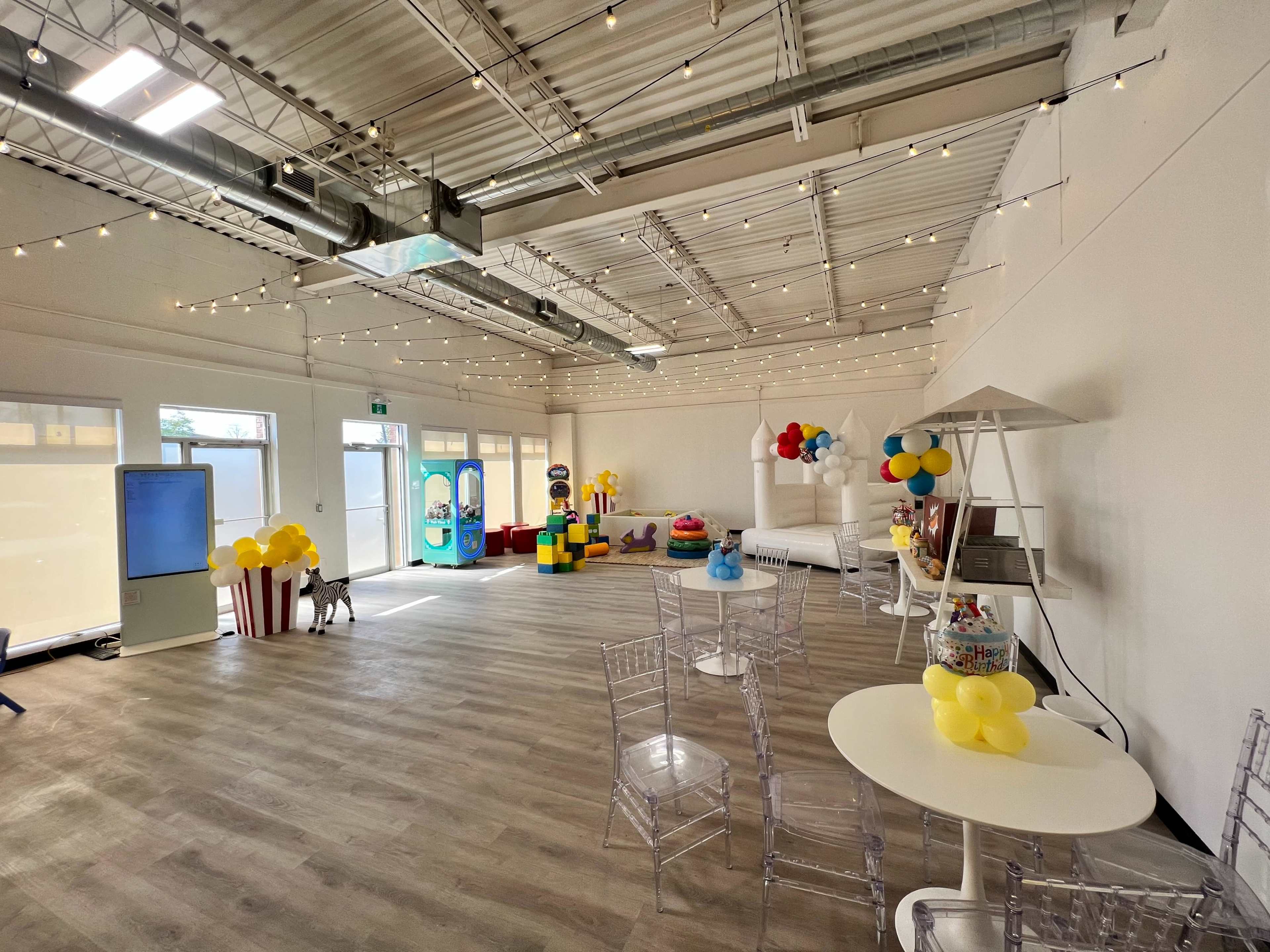 Chic Urban Studio Space – Perfect for Intimate Gatherings Image in Humber Summit, north york, ON