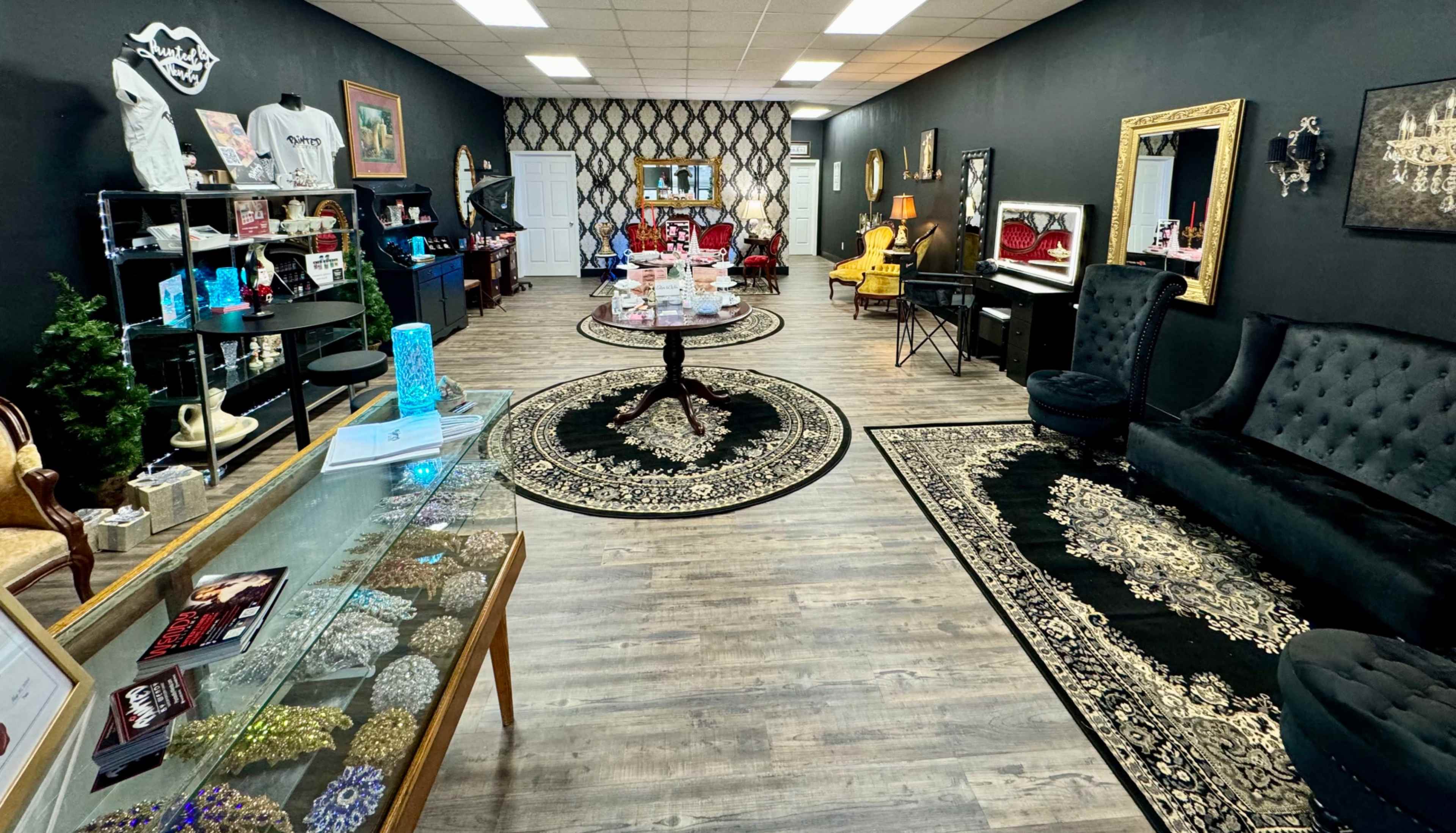 Victorian Themed Lounge Image in Cookeville, Cookeville, TN