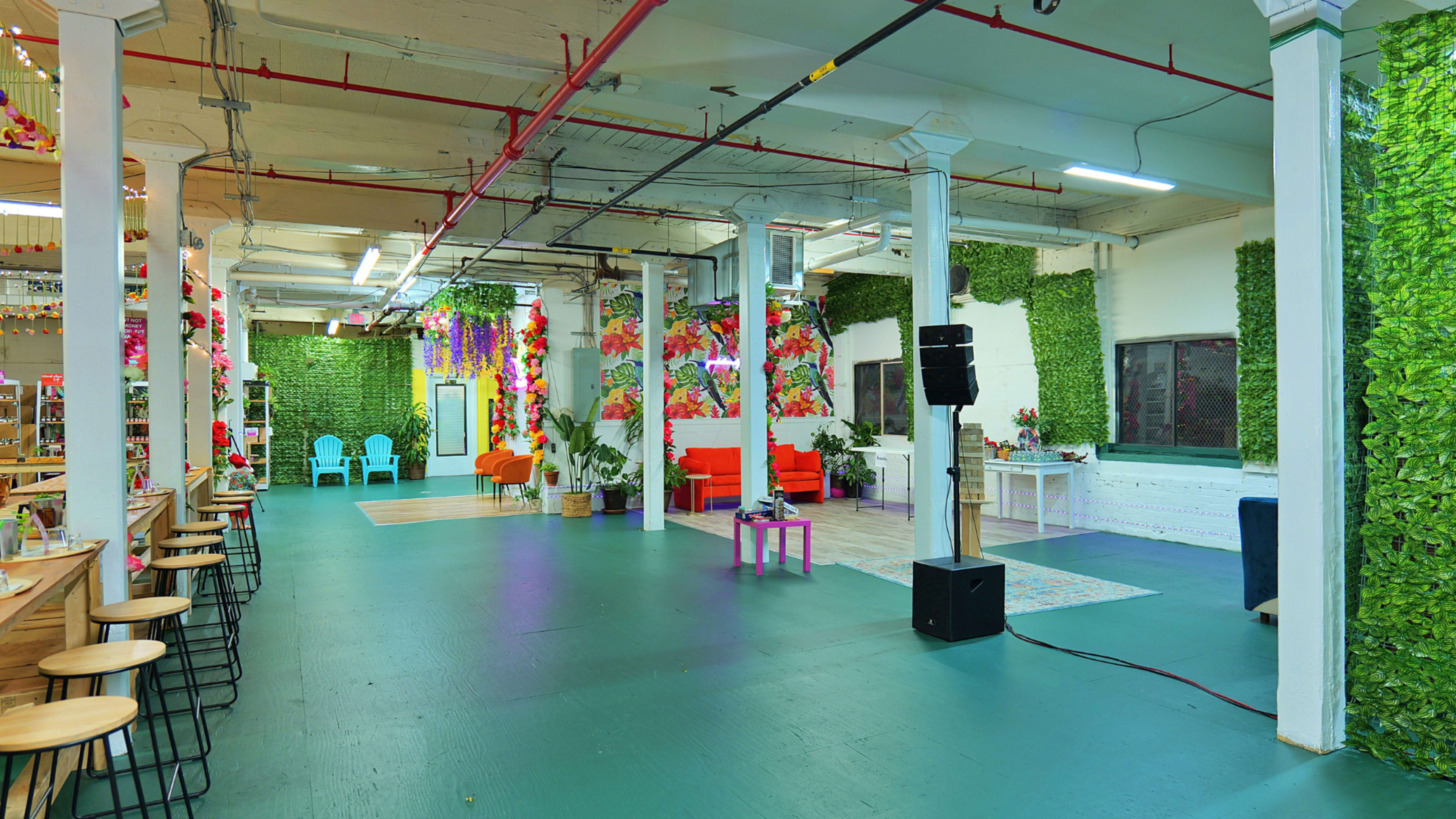 Creative Event Space in Bridgeport,CT | Fully Decorated | Ideal for Meetings, Workshops & Networking Image in East End, BRIDGEPORT, CT