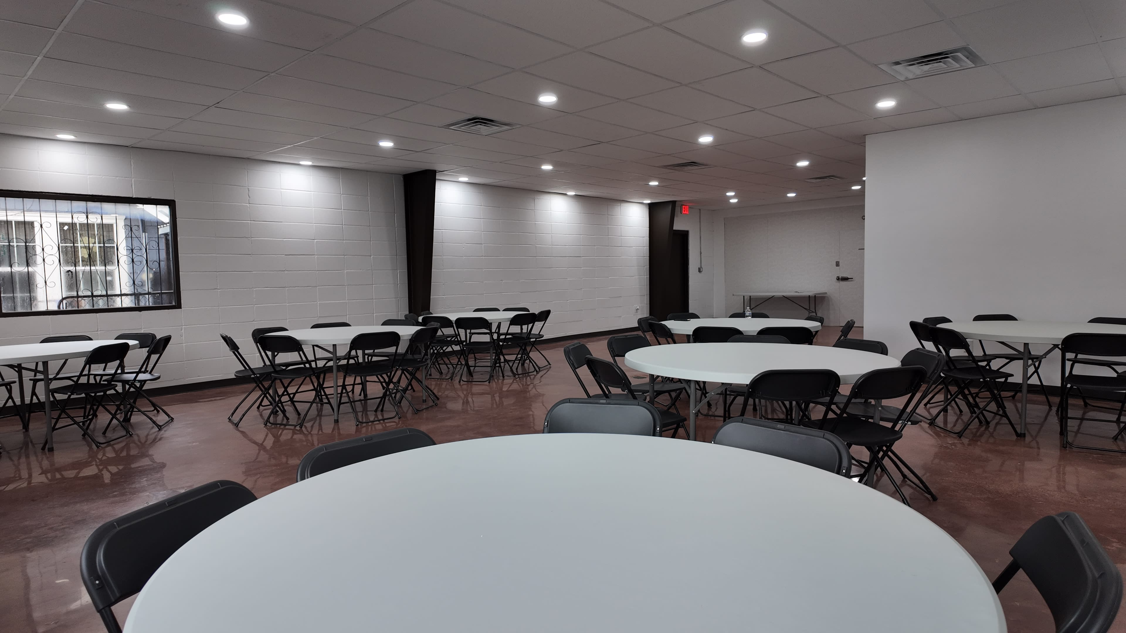 Stylish Event Venue Minutes from Downtown Houston – Ideal for Celebrations & Creative Events Image in Near Northside, Houston, TX