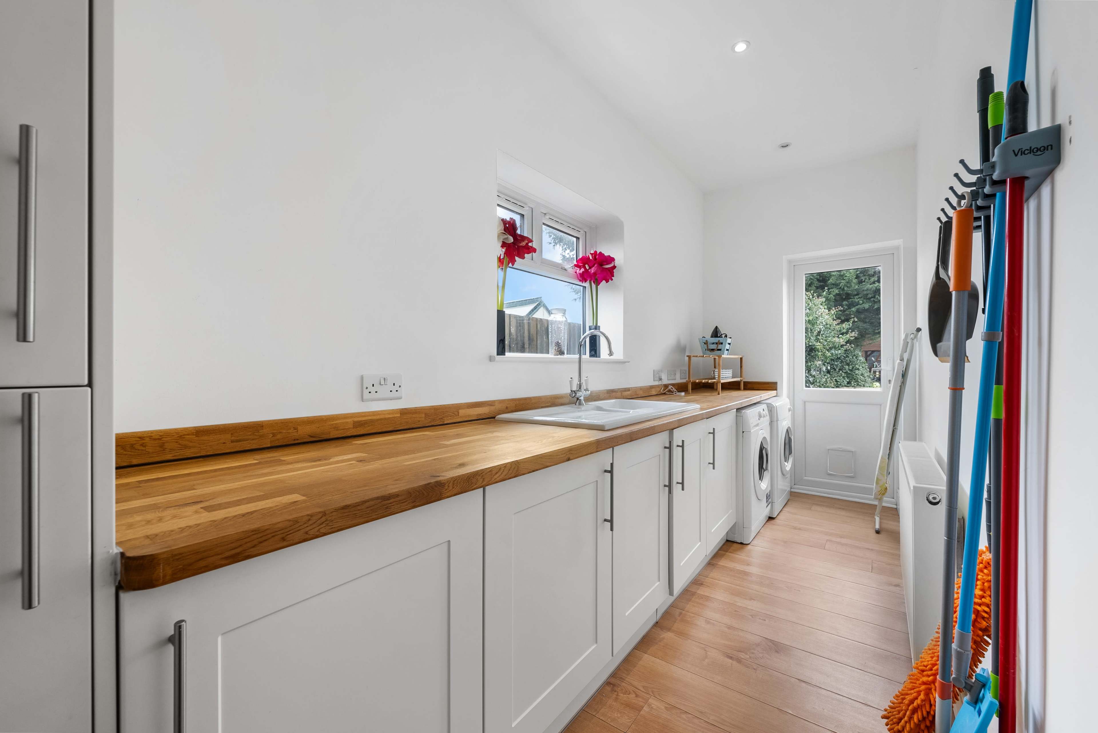 Widley Retreat Stunning 5-BR House,  w/ Private Parking Image in Widley, Widley, Hampshire, ENG