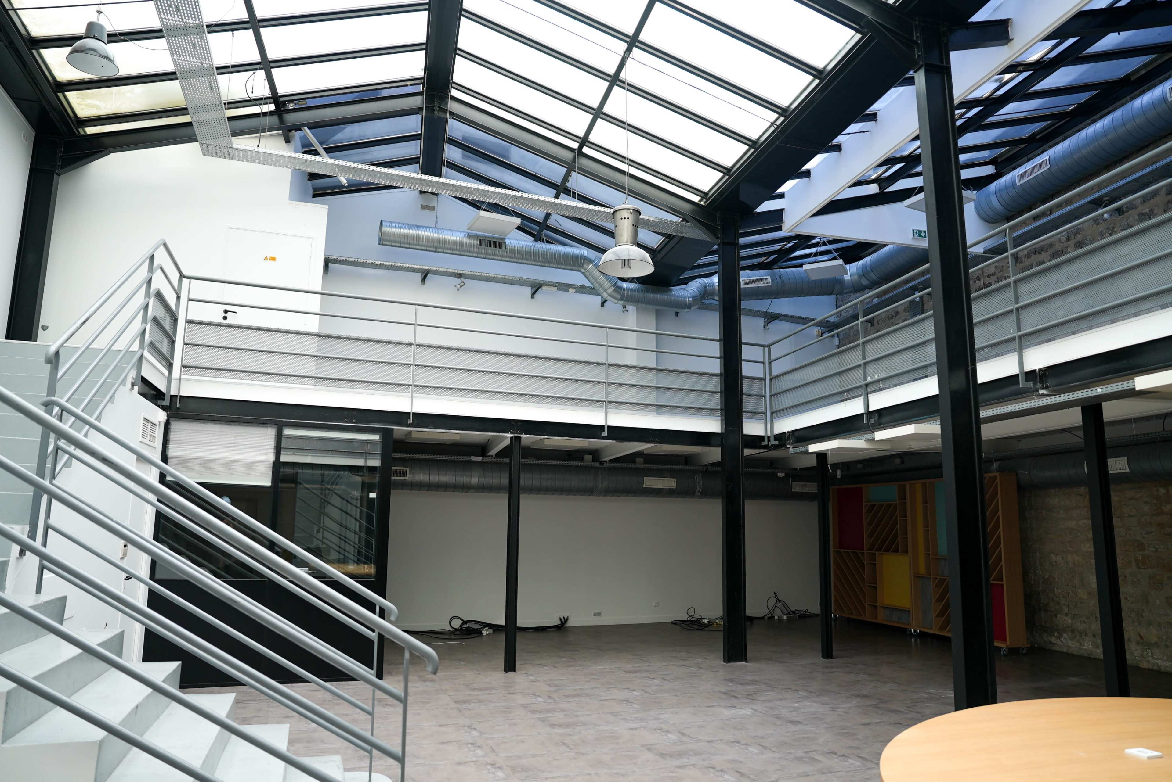 Magnifique Loft avec Verrière Image dans St Vincent de Paul, Paris, 