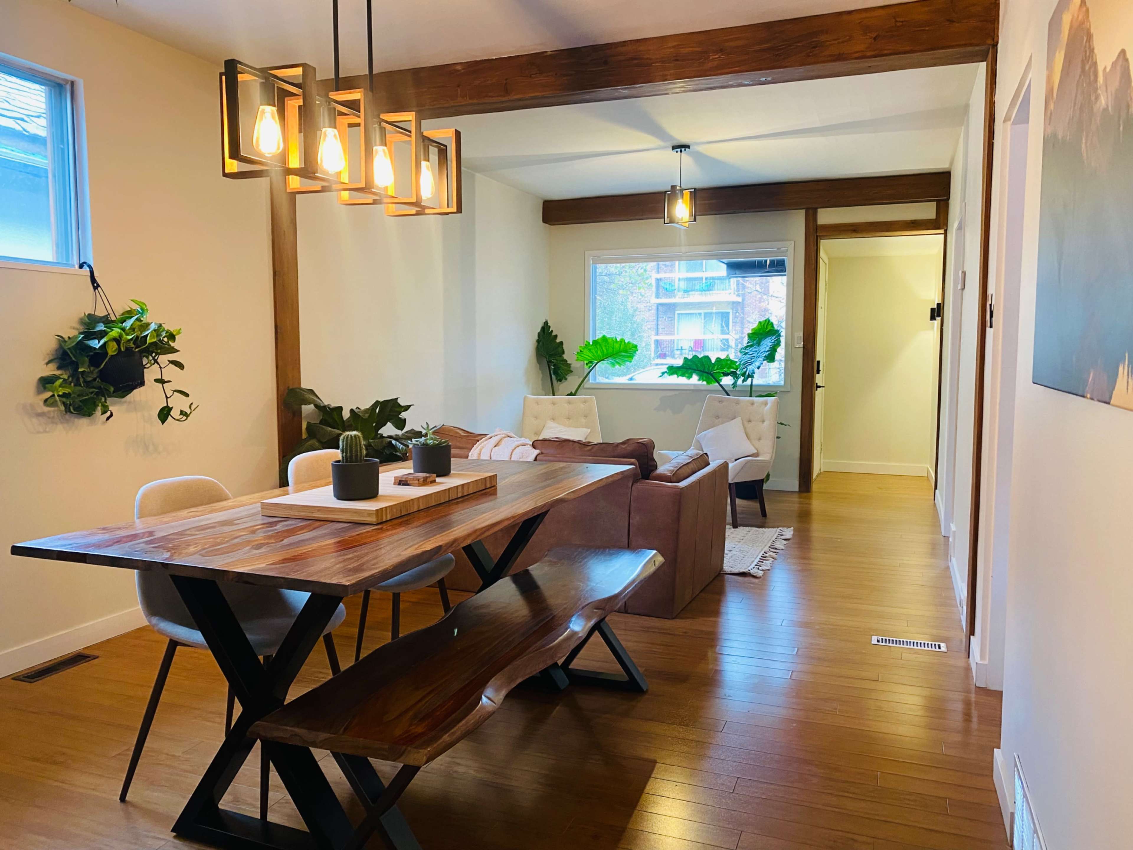 Trendy Kensington 3 min Walk| Backyard| AC| Garage Image in Northwest Calgary, Calgary, AB