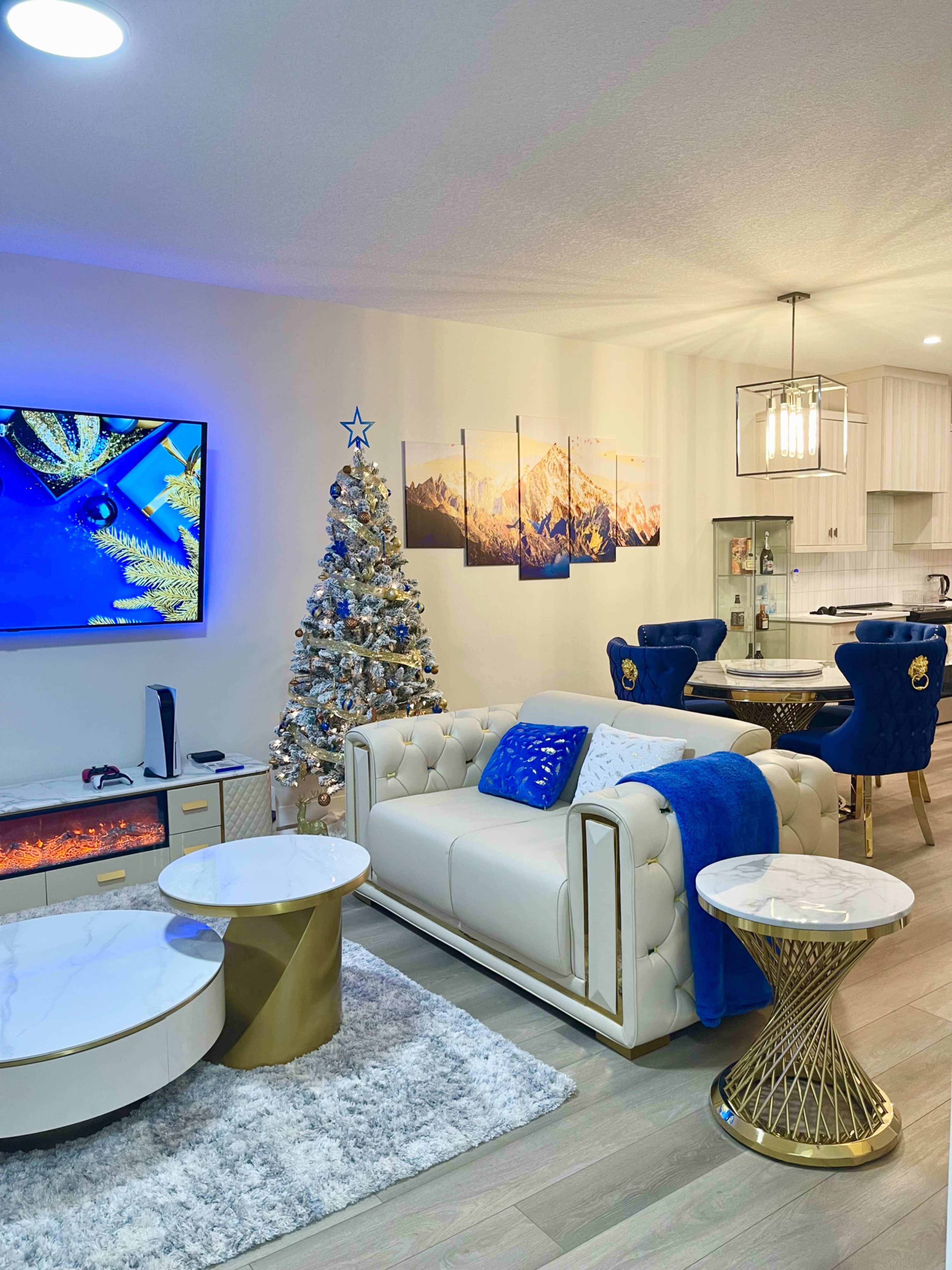 Luxury House with Splendid Deck for all your Private Events Image in Southwest Calgary, Calgary, AB
