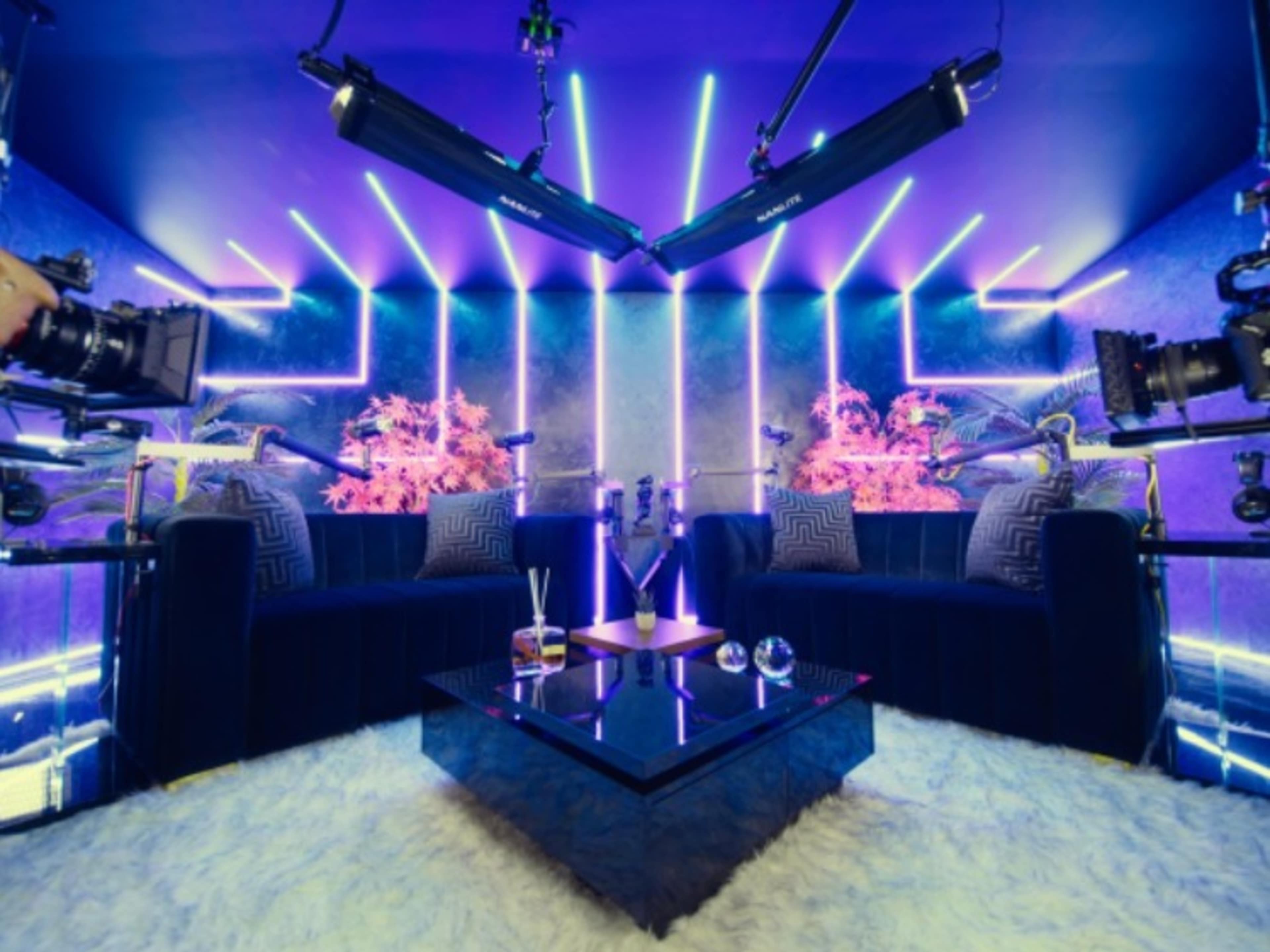 Choose Set 1 (Couches)