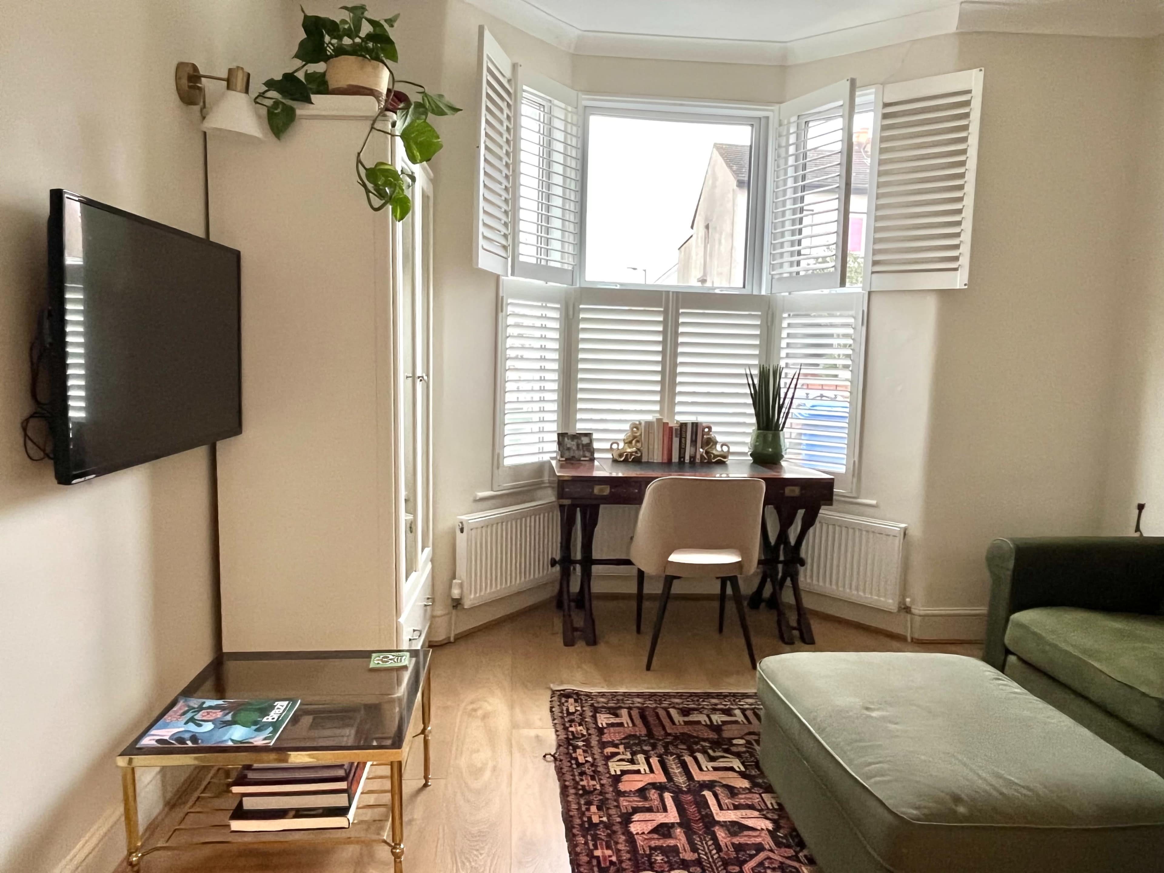 Tastefully Decorated Residential Victorian Terrace Home Image in Peckham, London, ENG