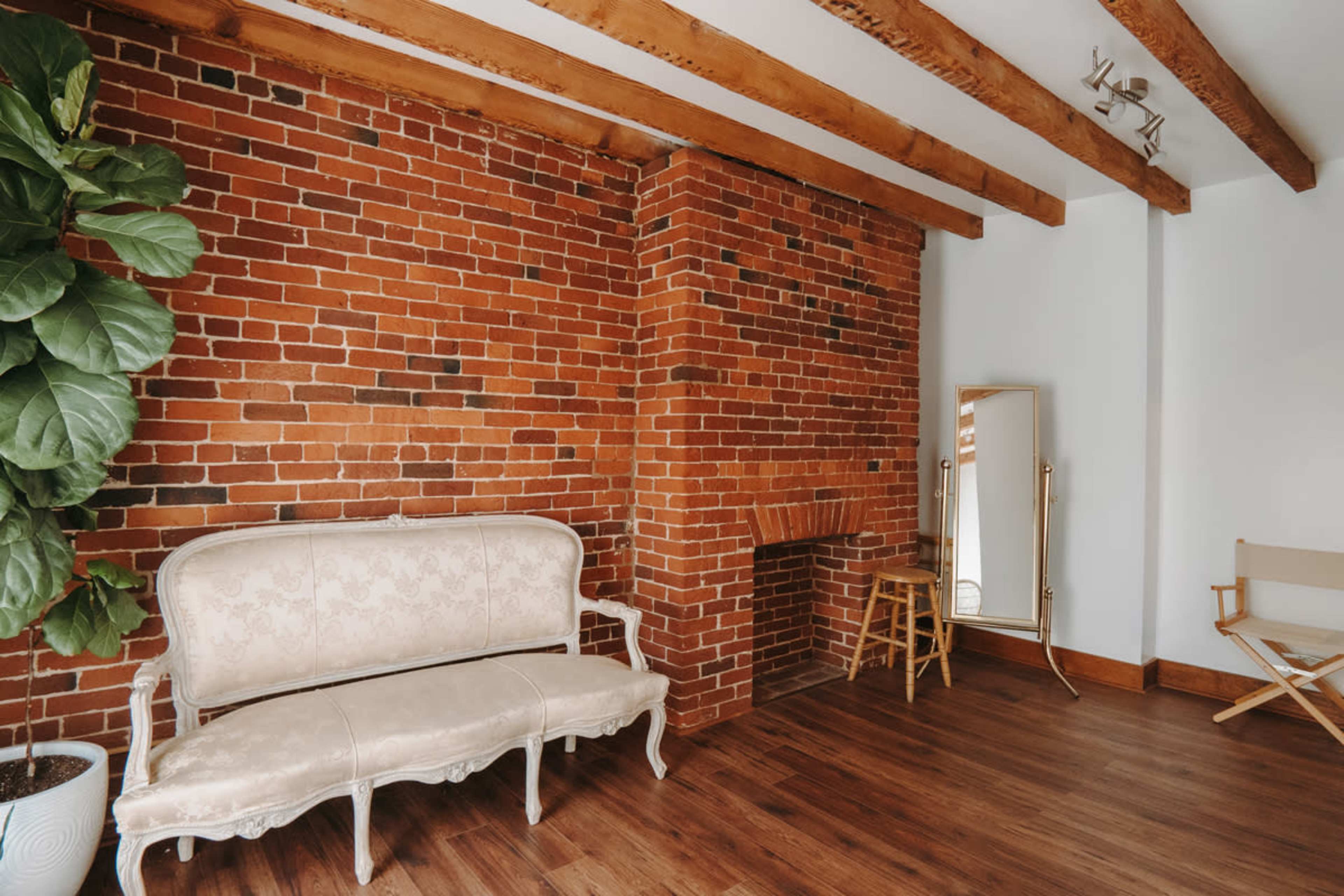 Downtown Charming Lifestyle Photo Studio Image in Fredericksburg, Fredericksburg, VA