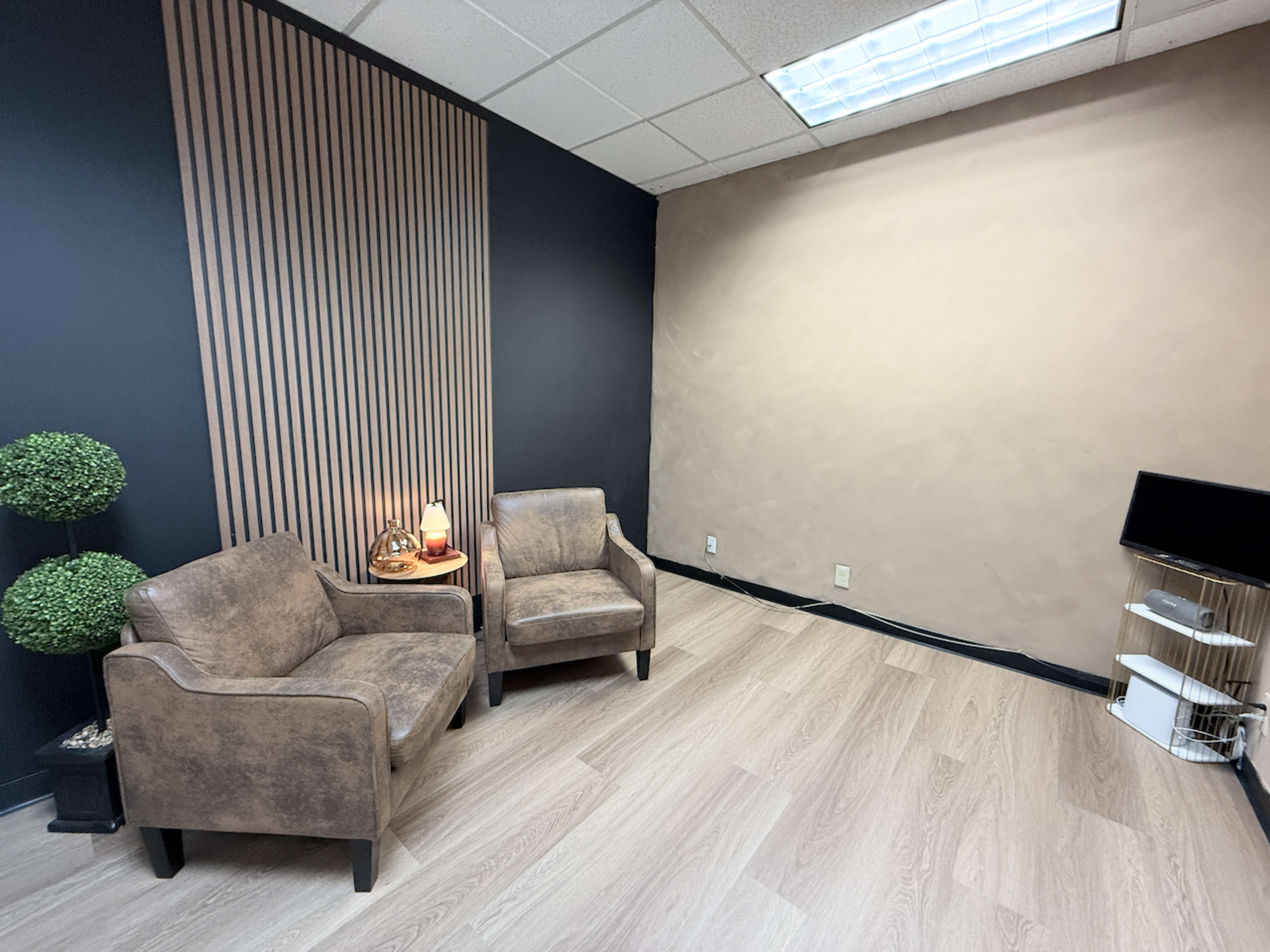 Modern Minimalist Studio – Content Creation, Podcasts & Photography Image in Alameda, Alameda, CA