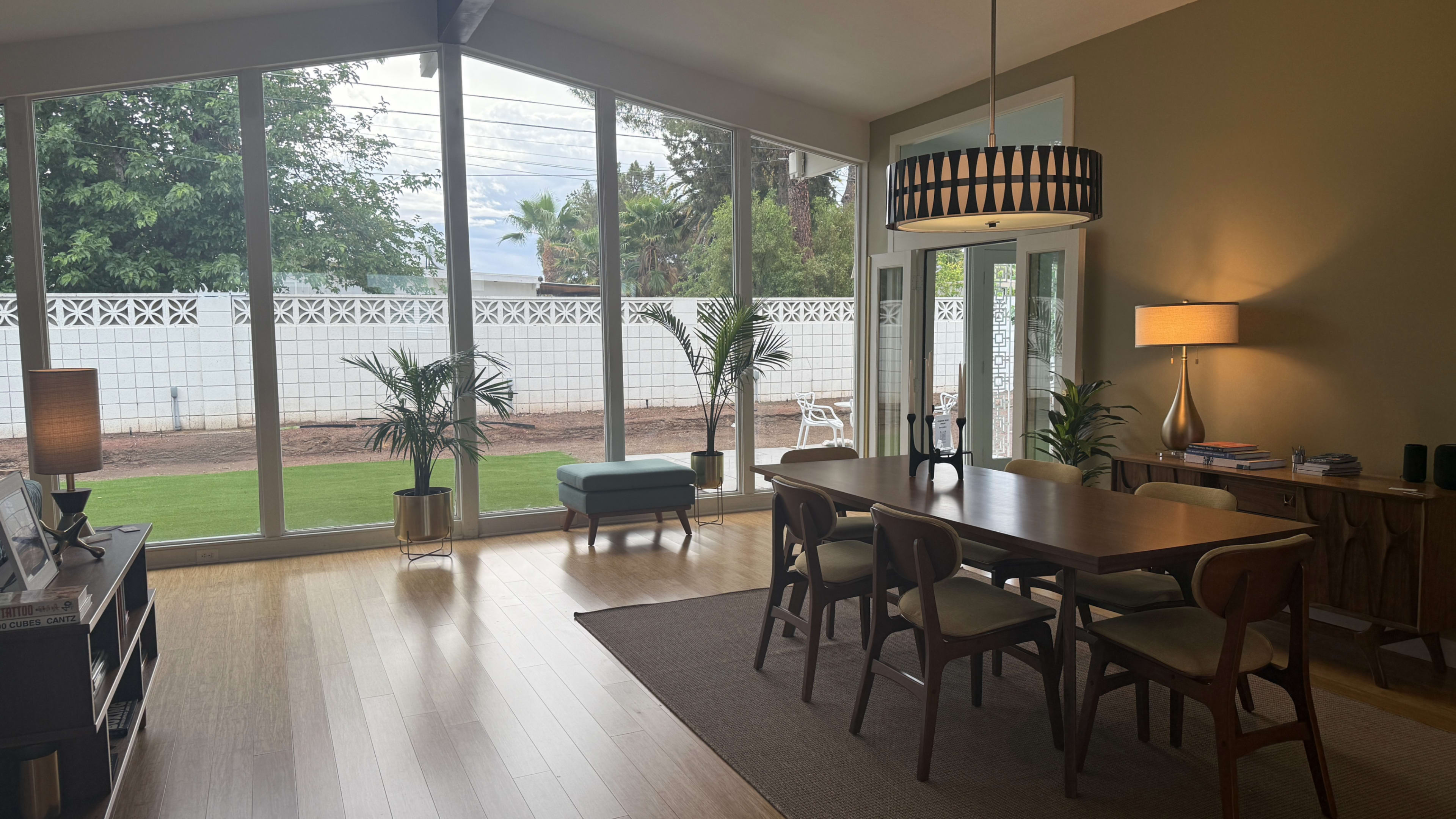Mid-Century Masterpiece with Wall-to-Wall Windows Image in Paradise, Las Vegas, NV
