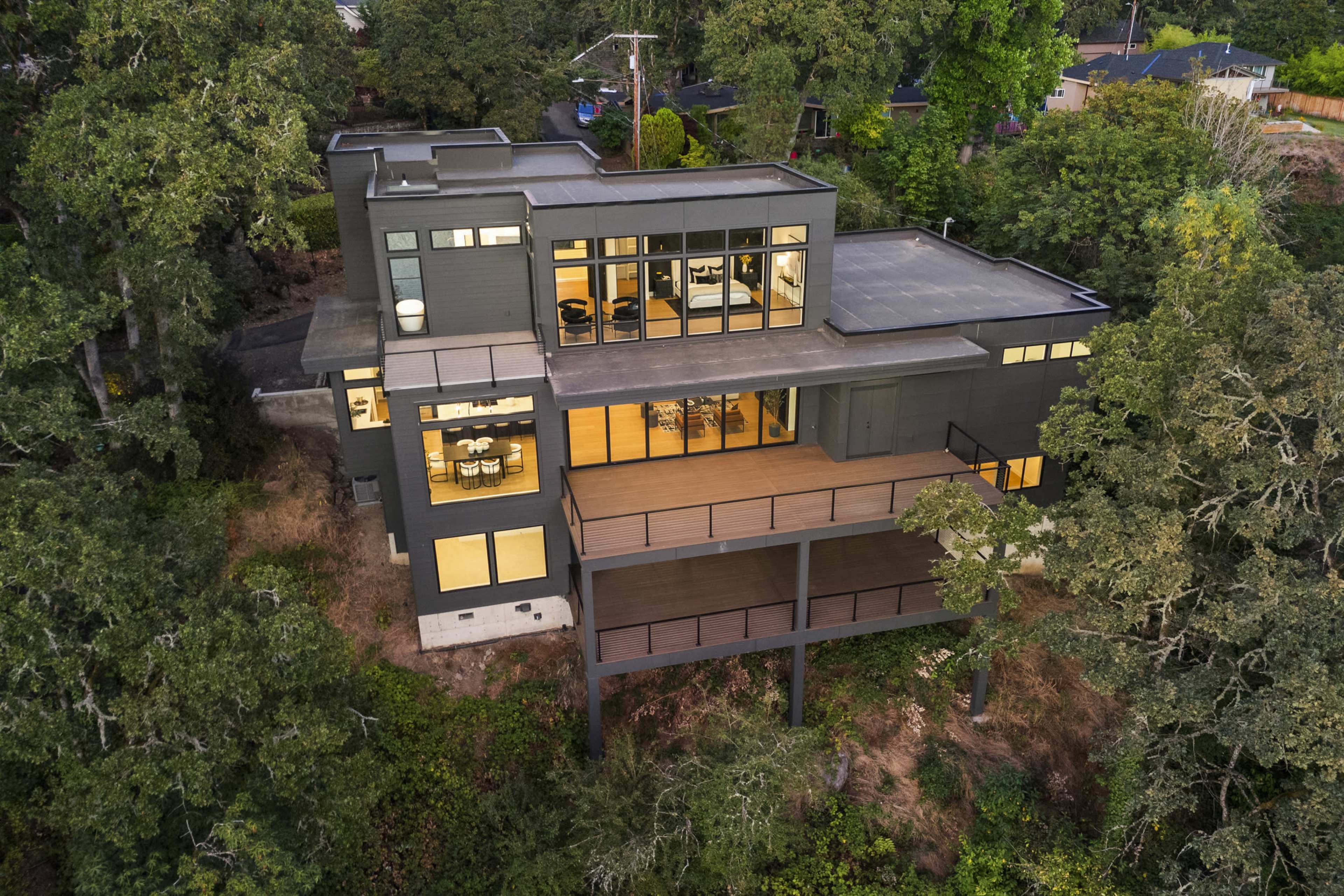 Riverview, Modern House with Great Sunsets Image in Oak Grove, Oak Grove, OR