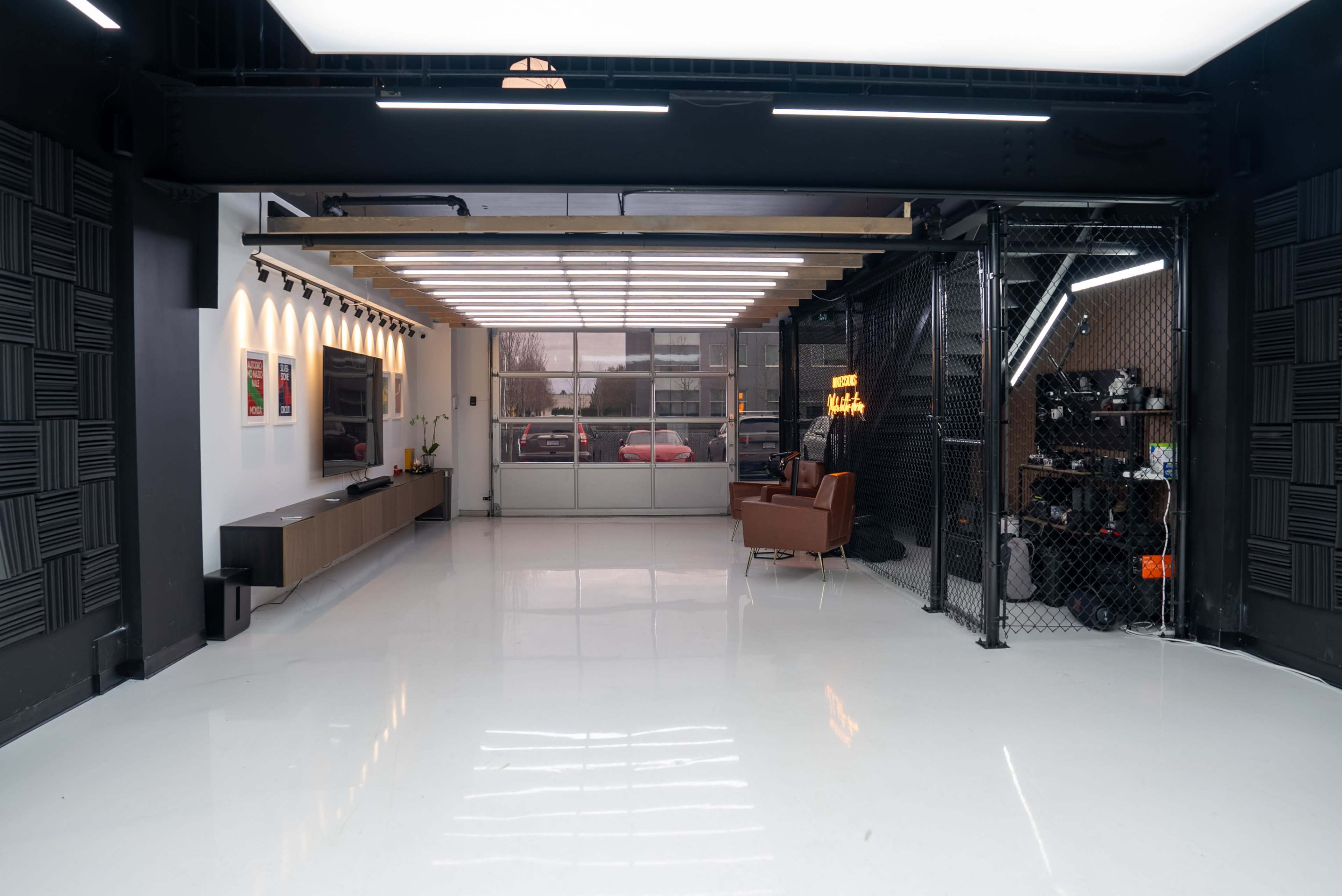 Vancouver's Ultimate Creative Studio | 15' Softbox, Gloss White Floors & VFX Wall! Image in Richmond, Richmond, BC