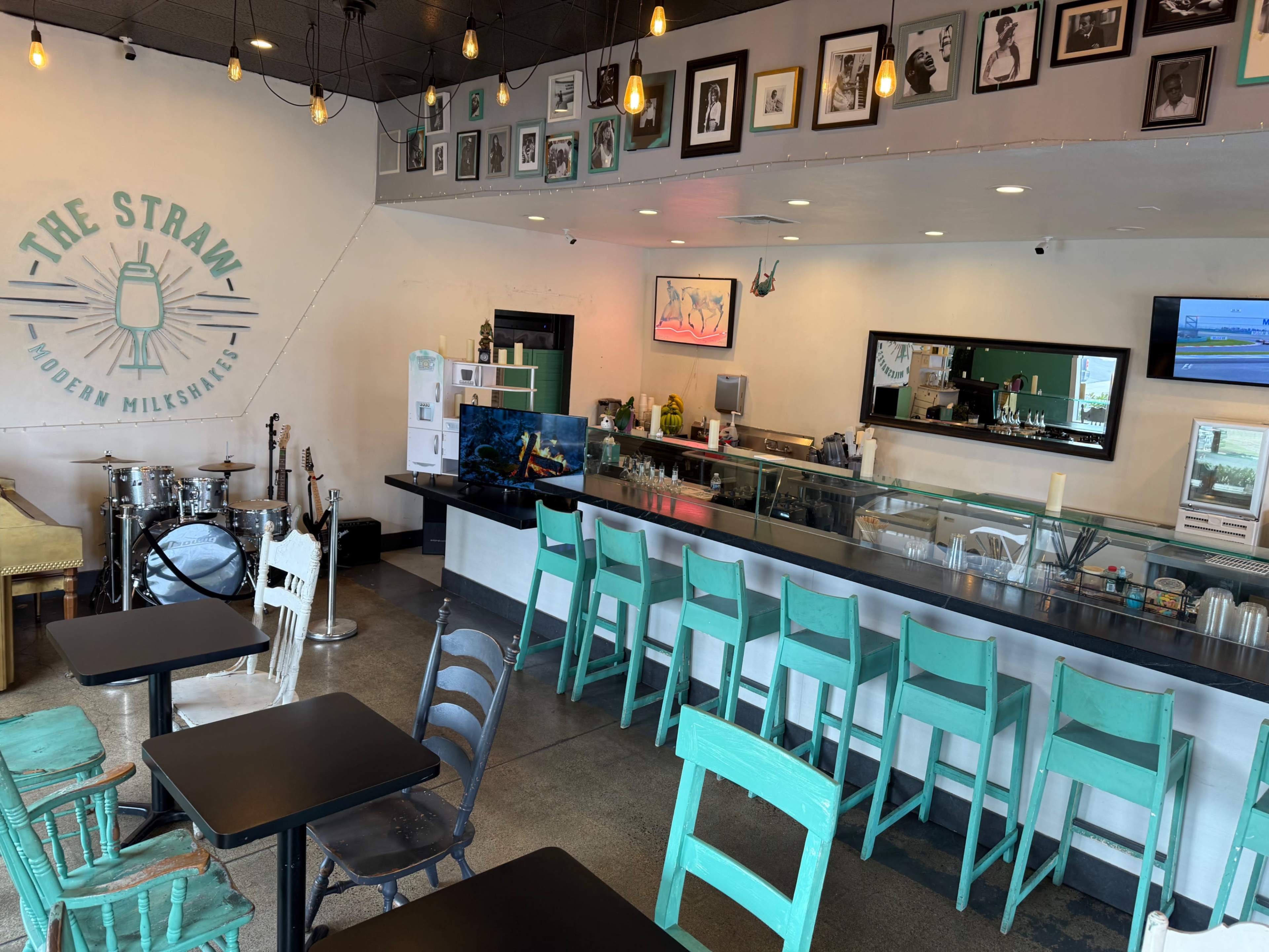 Ice Cream Bar and Jazz Bar Image in Costa Mesa, Costa Mesa, CA