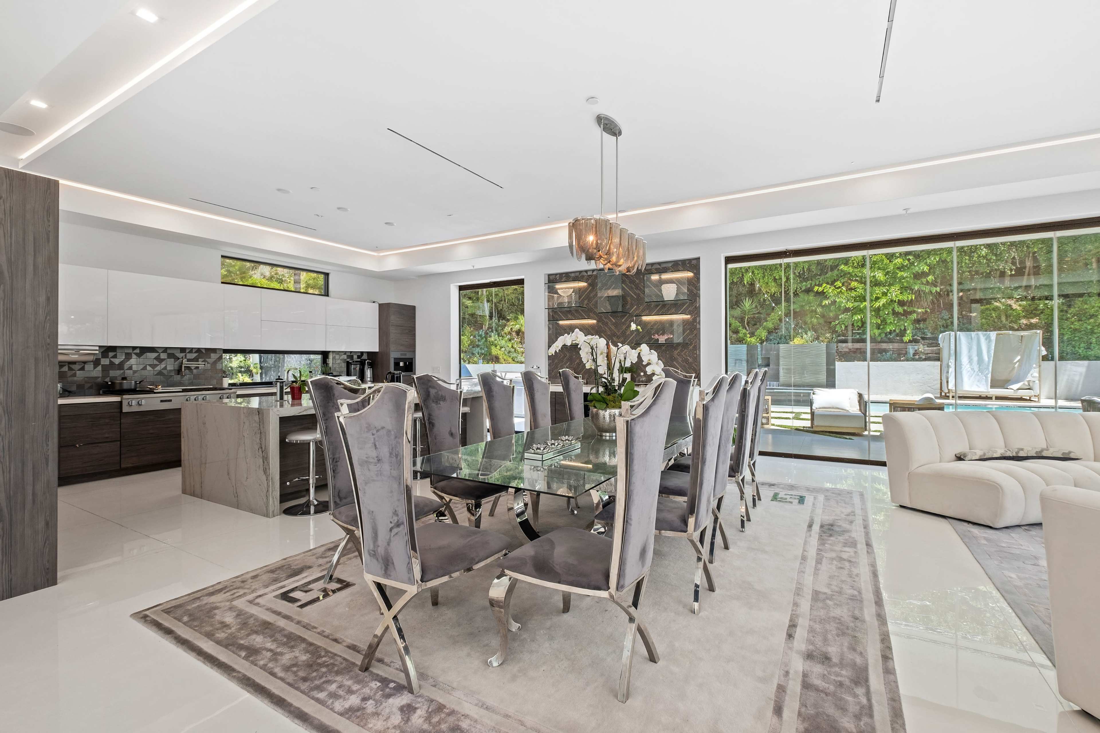 Warm Modern-New- high Ceilings, Single family, 3 story, chic Image in Beverly Crest, Beverly Hills, CA