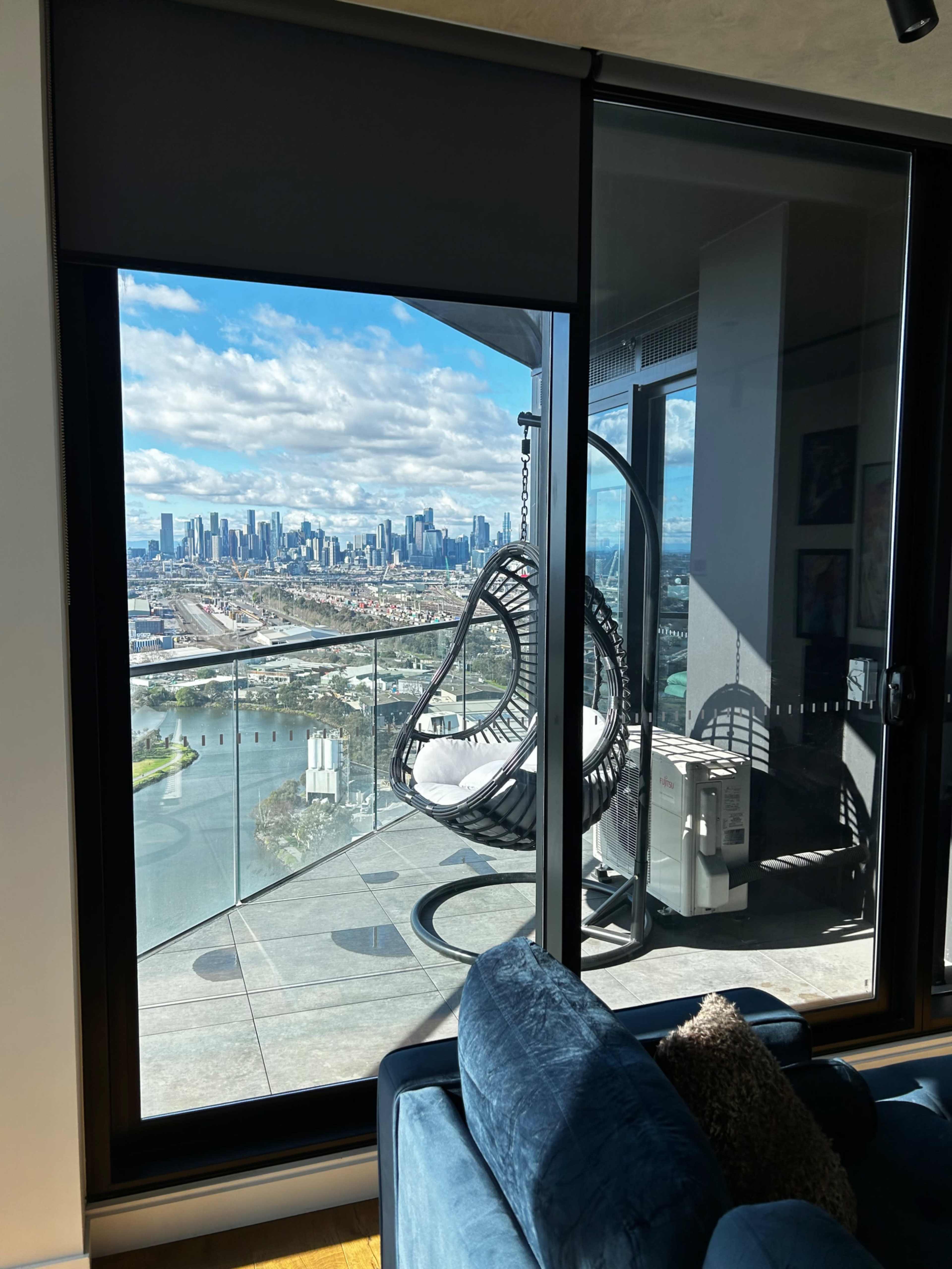 Airy and Aesthetic 25th Floor Apartment with Amazing Views of Melbourne CBD Skyline & Flemington Racecourse. Image in Footscray, Footscray, VIC