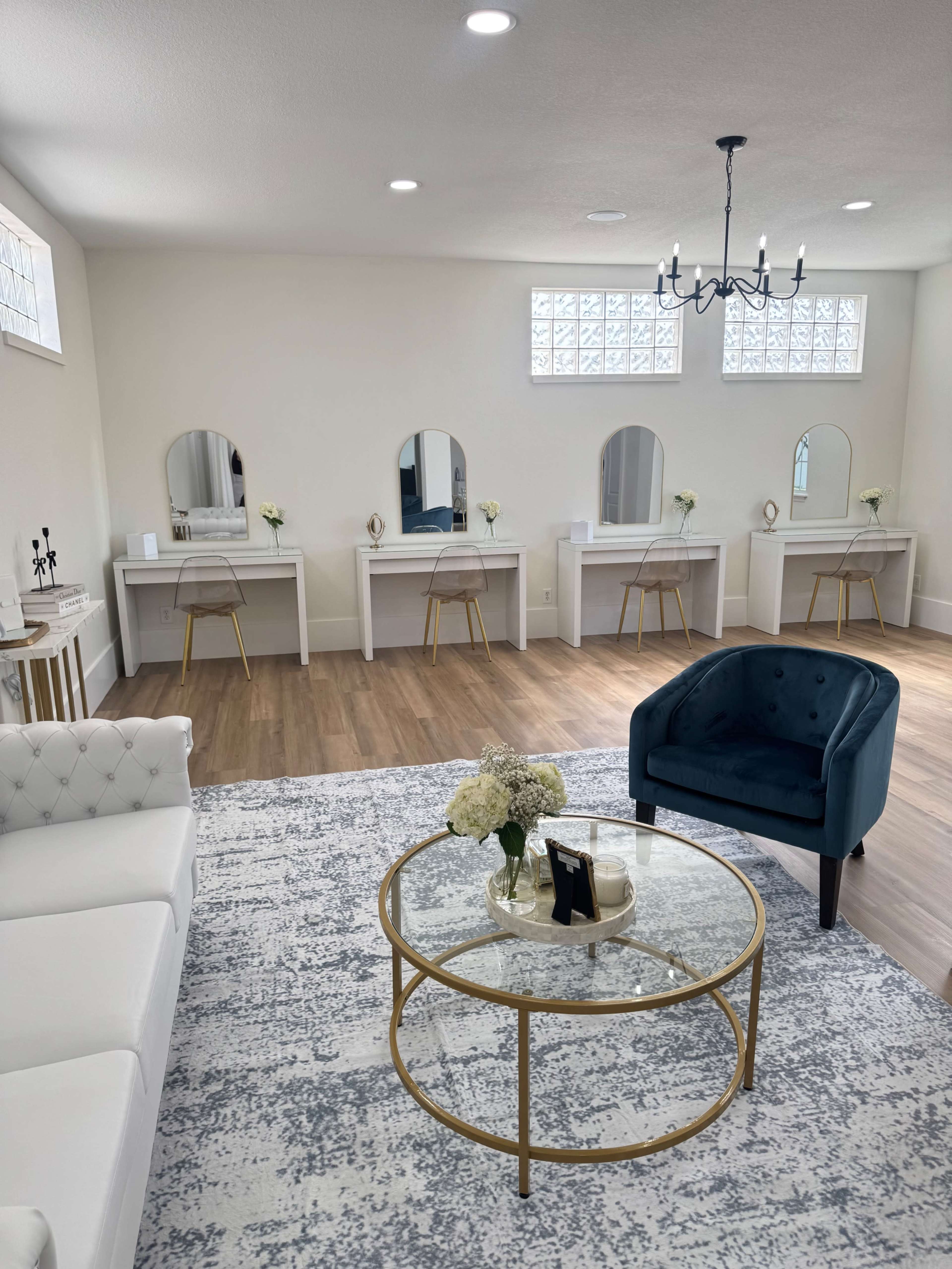 Timeless White Brick Studio Image in Winter Park, Winter Park, FL