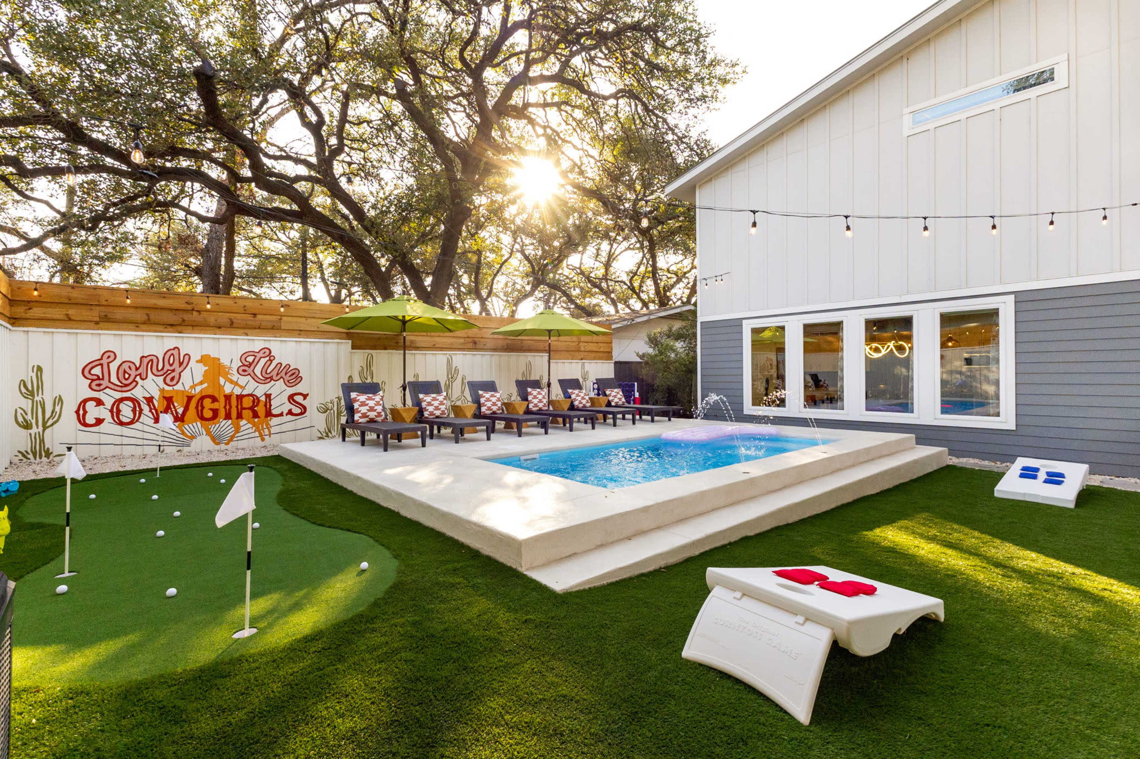 Luxury Villa with Heated Pool, Hot Tub, Mini Putt, Game Room, Resort Backyard Image in Galindo, Austin, TX