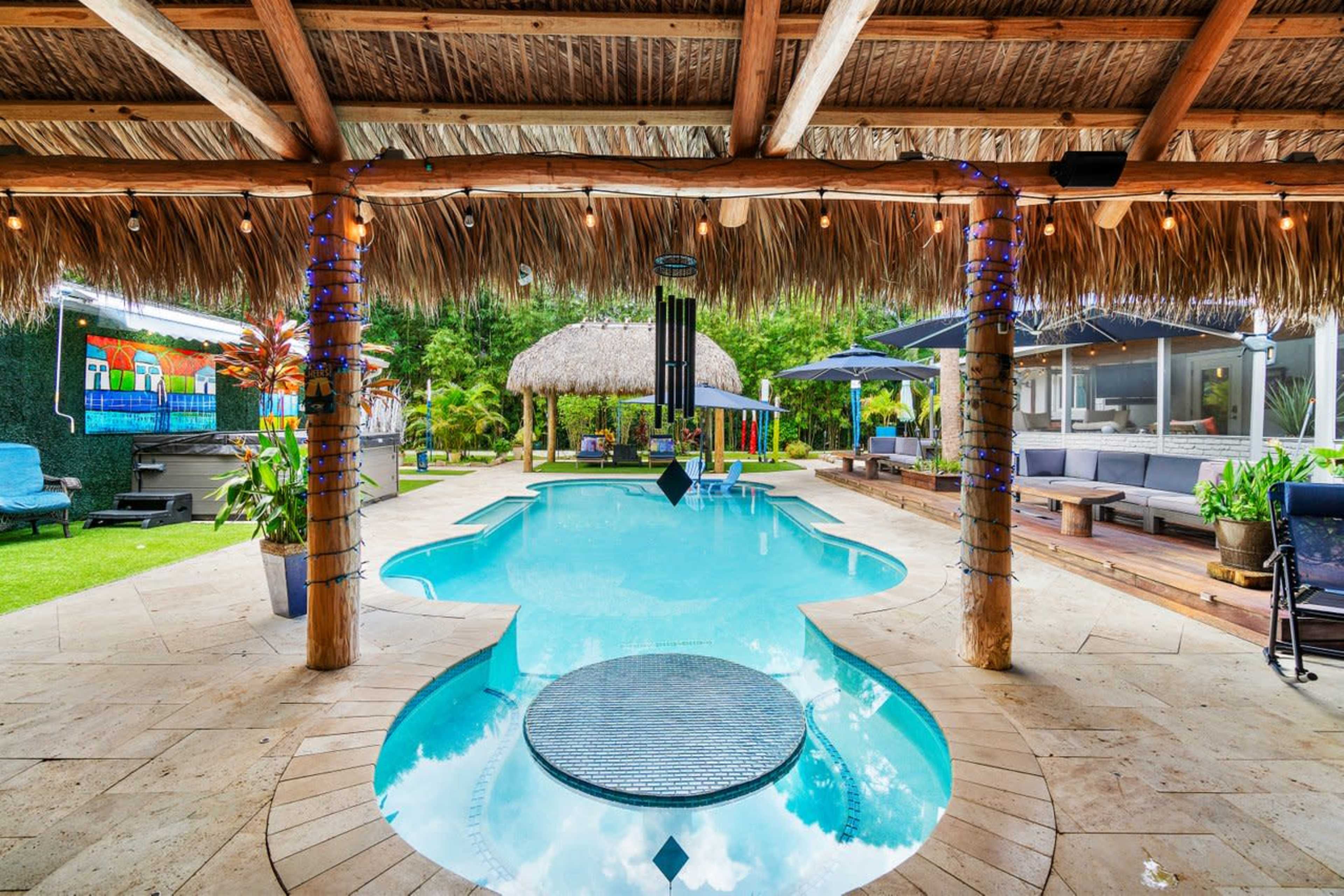 Artist Resort with 1 acre property near downtown Delray Beach.  Close to Ocean Image in , Delray beach, FL