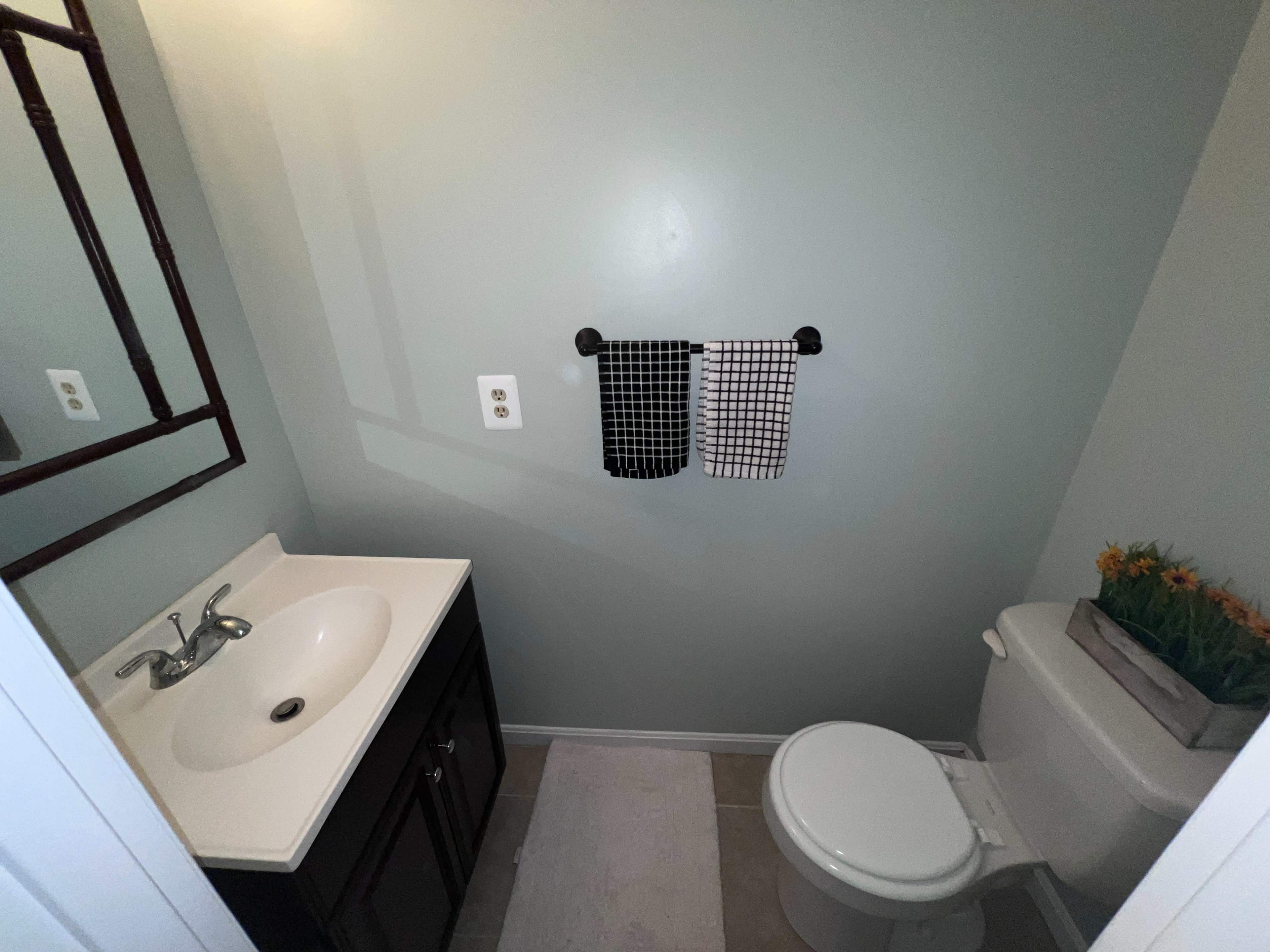 Suburban Studio with Multiple Spaces Image in , Fredericksburg, VA