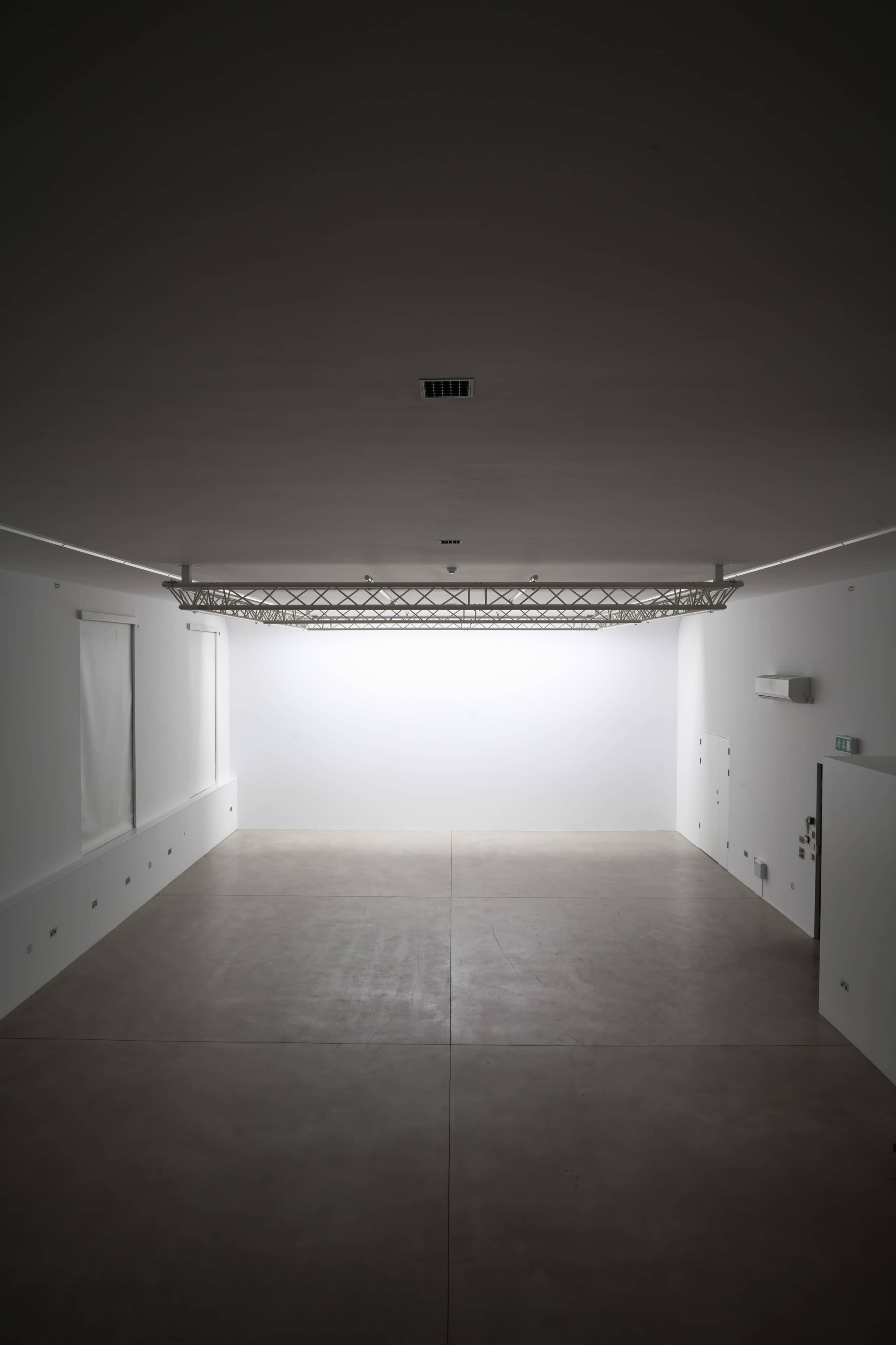 2000sq ft East London Photography studio - Natural light, large kitchen & private mezzanine. Kit also available. Image in London, London, ENG