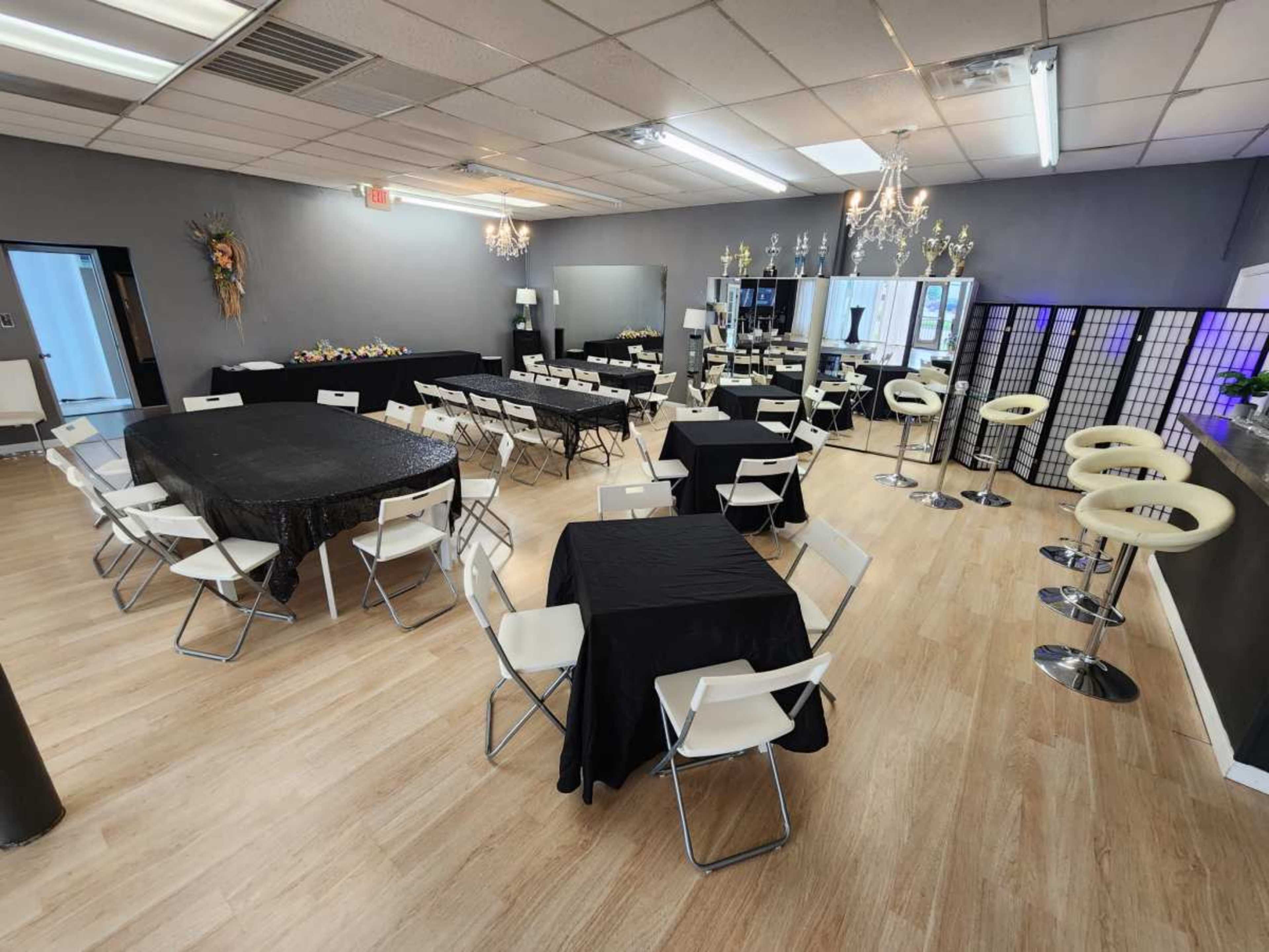 Elegant & Inviting Dance Studio Near The Woodlands, Just Off the Highway Image in Houston, Spring, TX