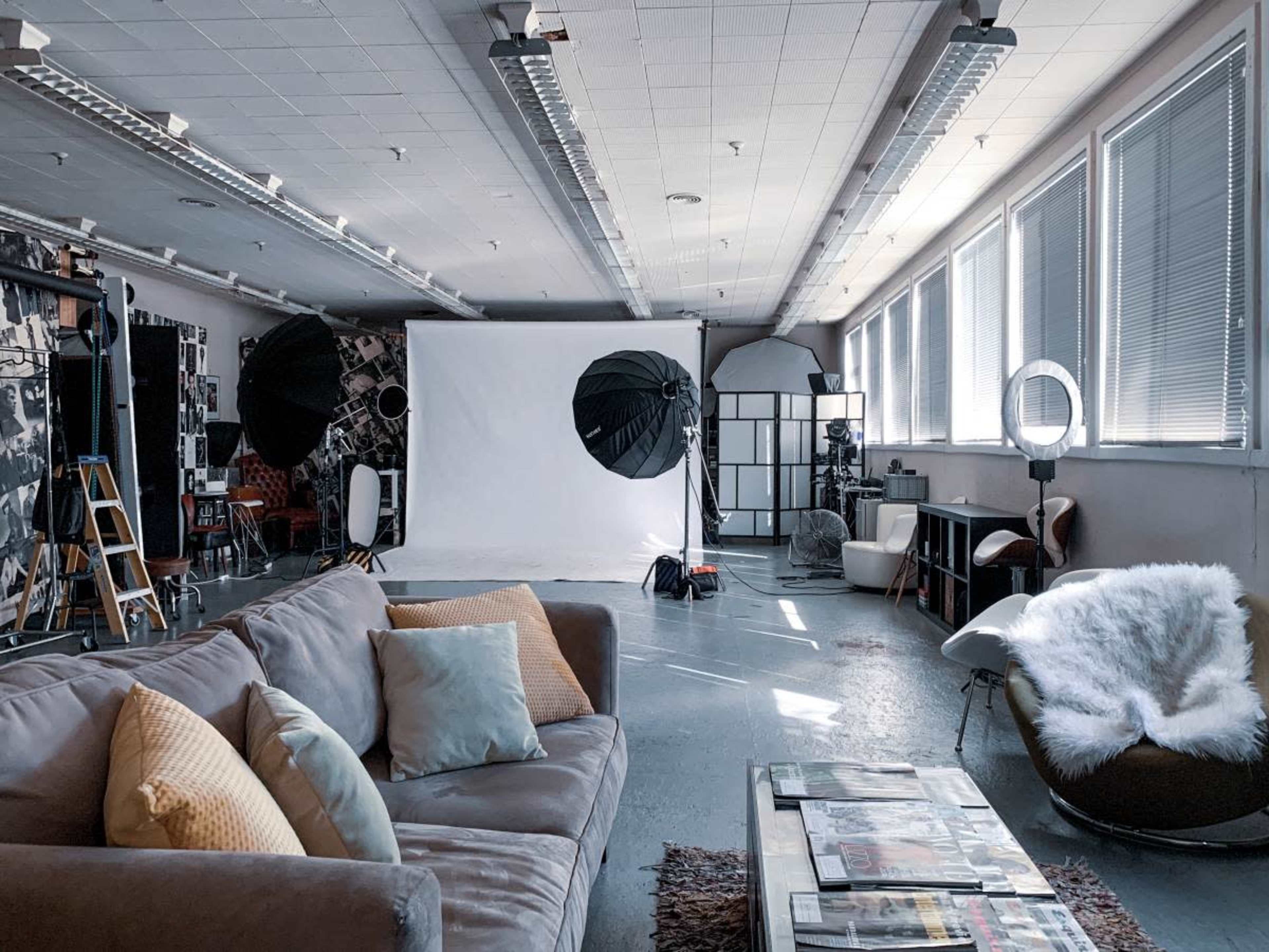 Studio GZ | Photography Studio with Included Lighting