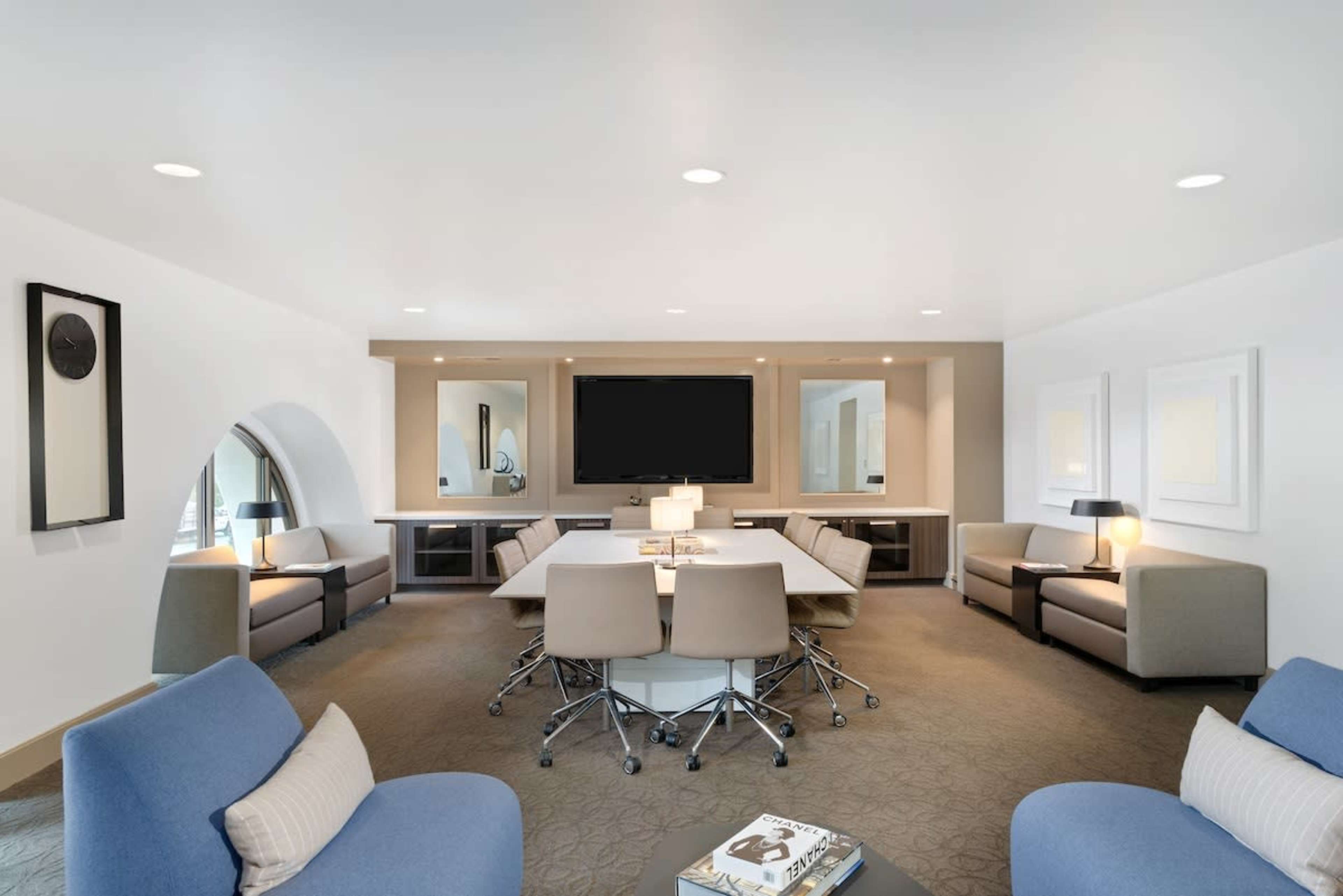 Elegant Meeting Space in Huntington Beach Image in , Huntington Beach, CA