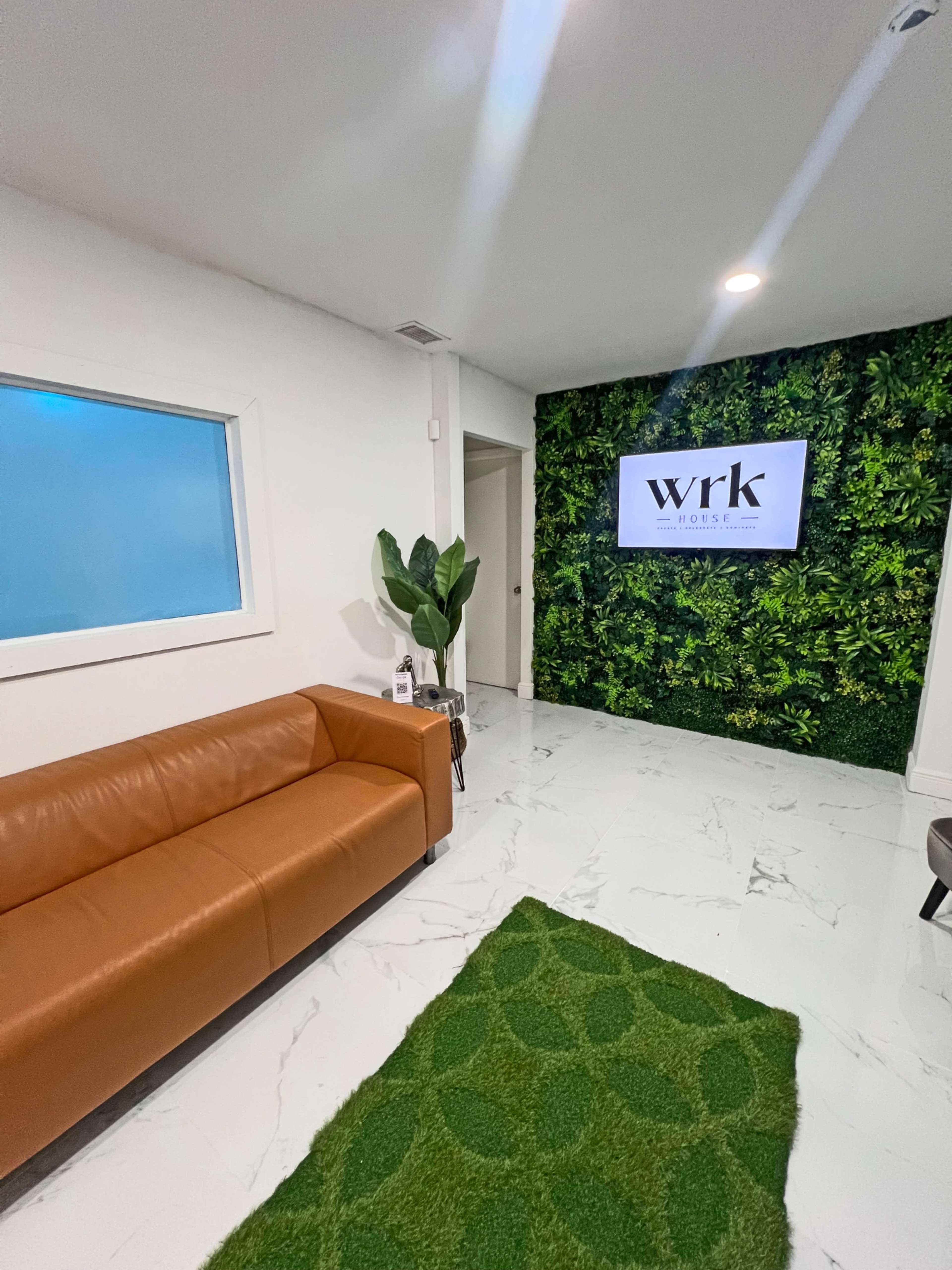 Modern Luxe Blank Canvas Image in Plantation, Plantation, FL