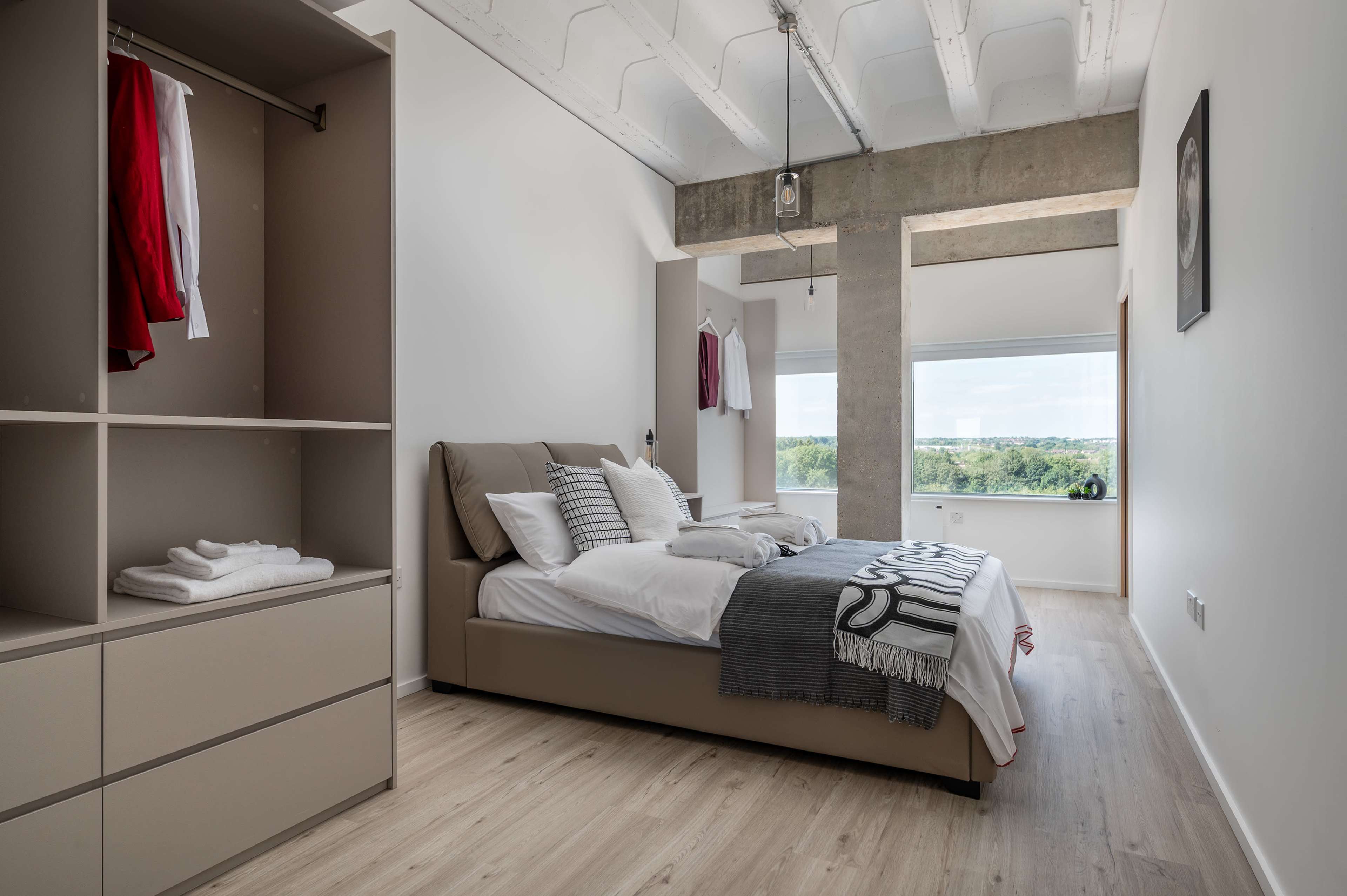 Premium Business Apartment • Central Milton Keynes • Fast Wi-Fi + Parking Image in Central Milton Keynes, Milton Keynes, ENG