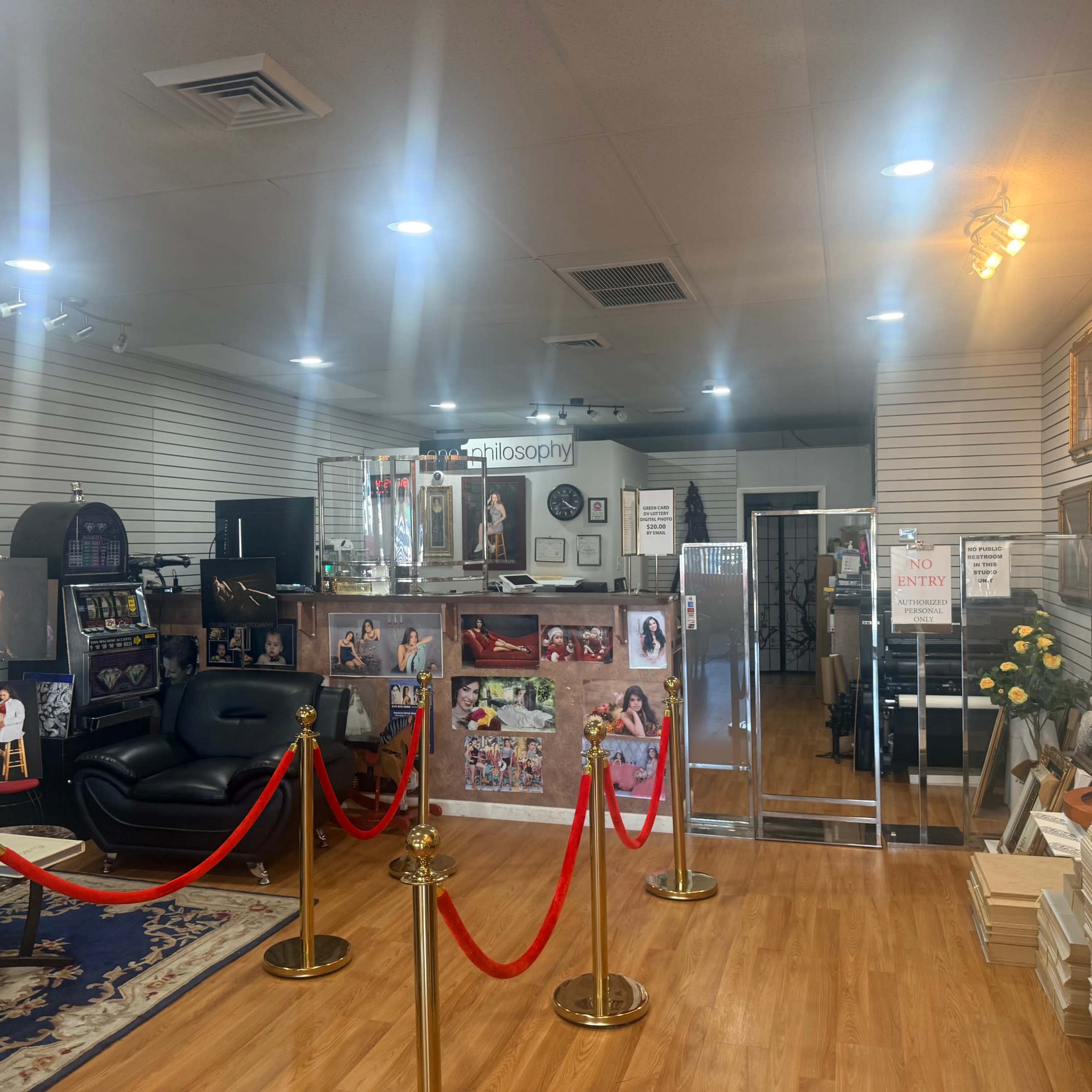 large studio space with lighting Image in Northeast Philadelphia, Philadelphia, PA