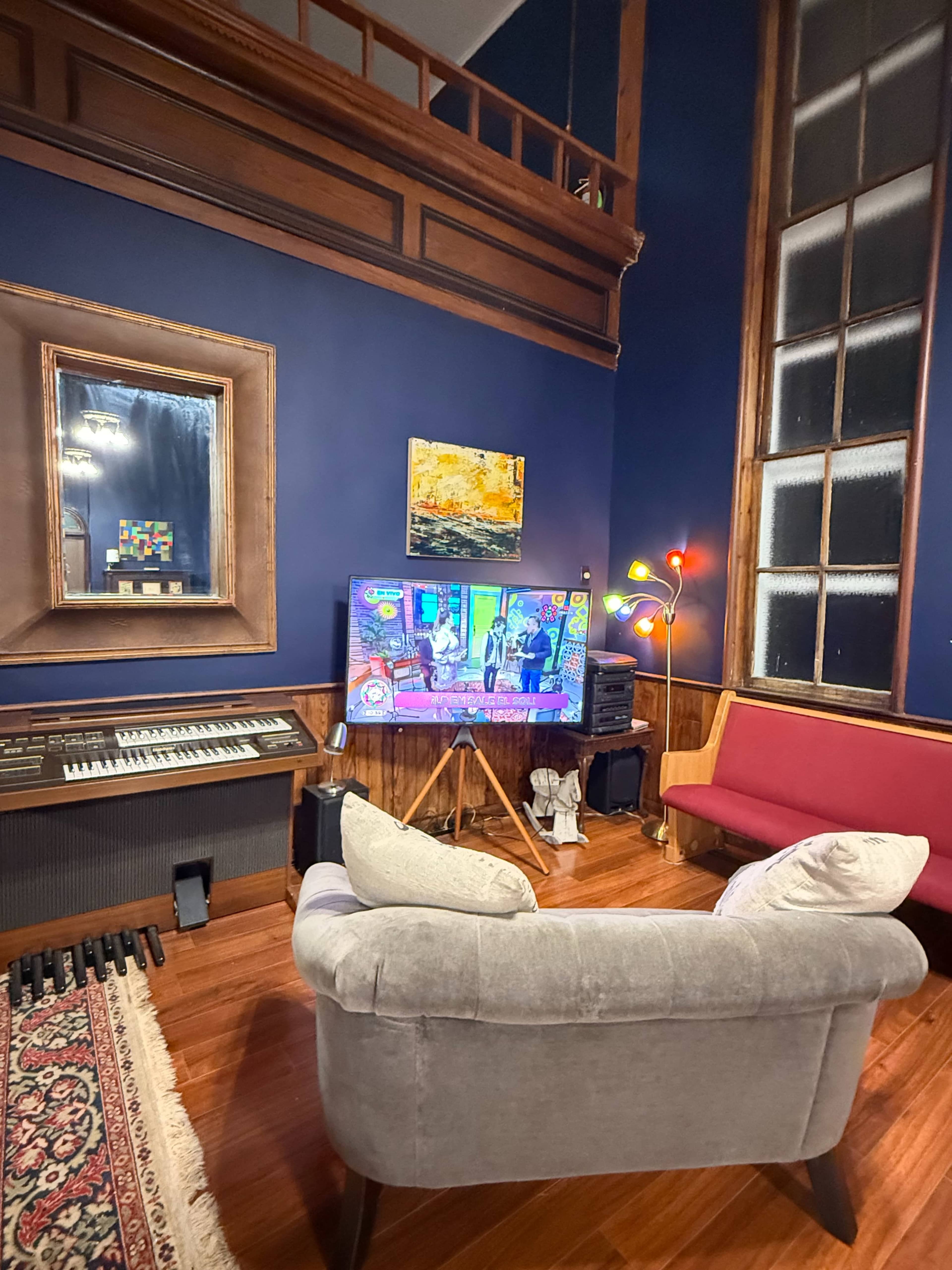 Shara Chapman Hall: a renovated church for events and social gatherings Image in Summit, charlotteville, NY