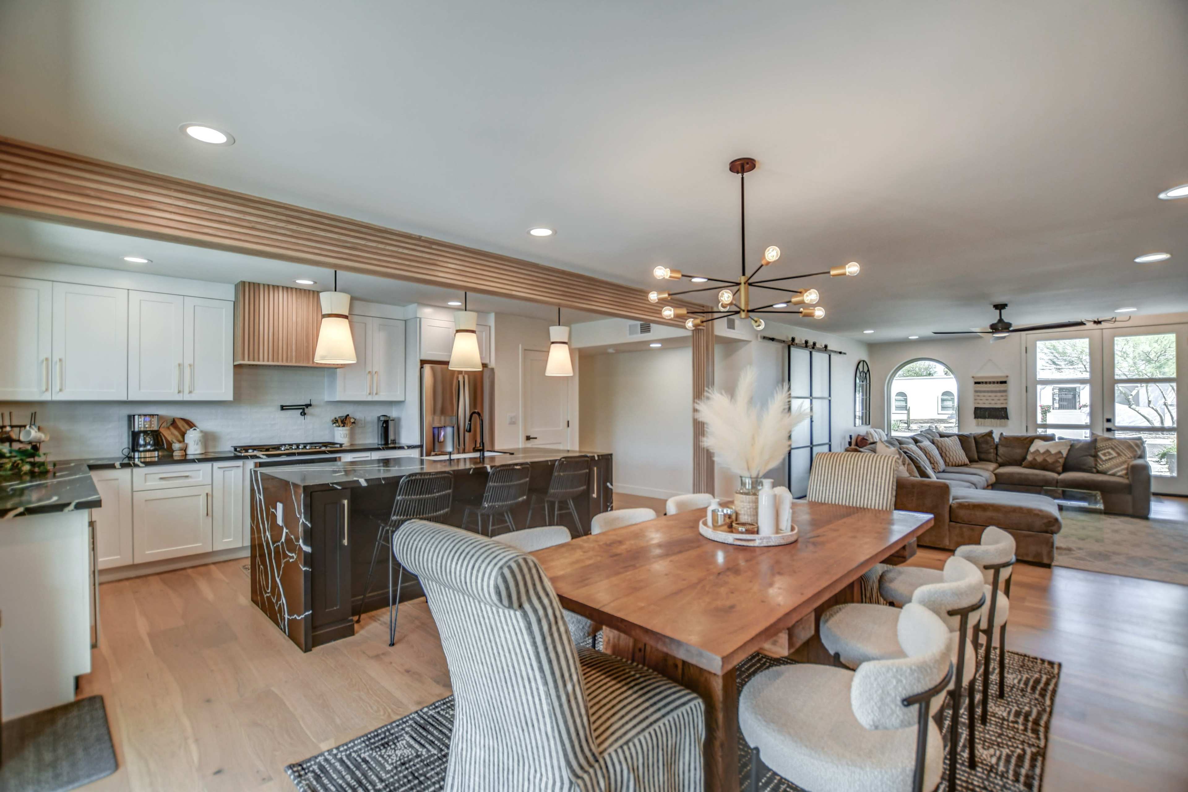 Light & Bright Open Floor Plan Transitional style AZ Family Ranch home Image in Paradise Valley Village, Scottsdale, AZ