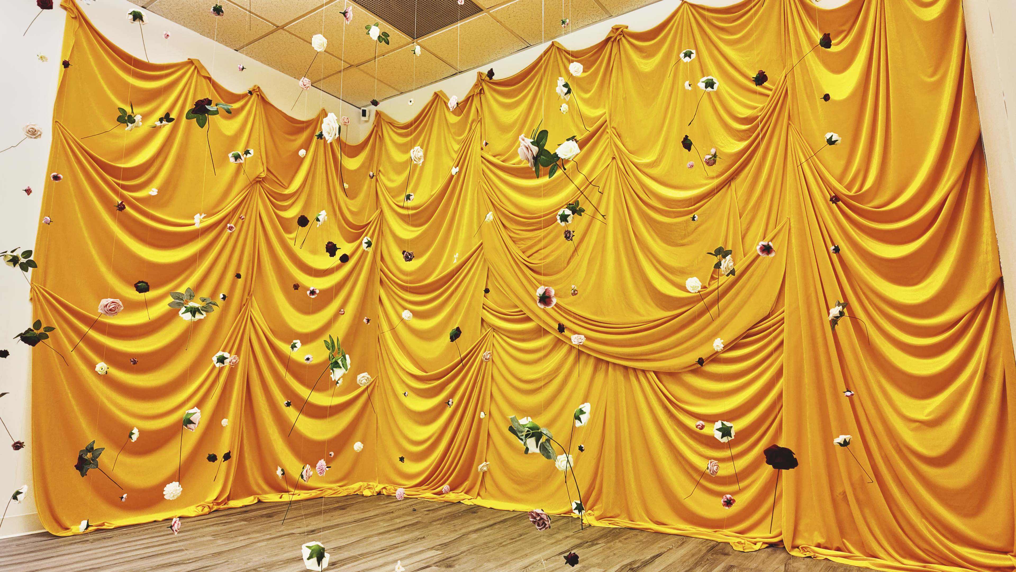 Holiday Studio Sets Image in Doraville, Atlanta, GA