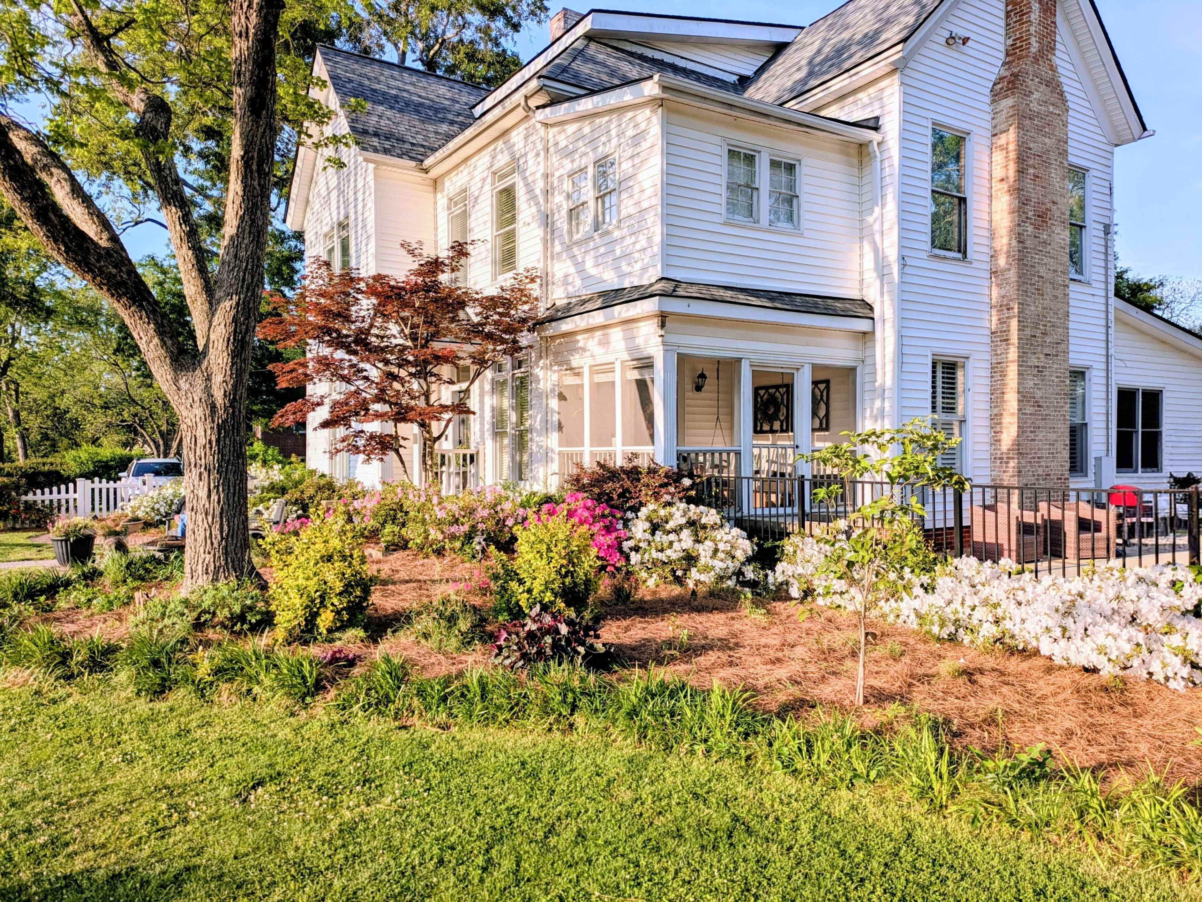 Boutique Farmhouse Retreat + Firepit Courtyard + Lighted Balcony Image in Winder, WINDER, GA