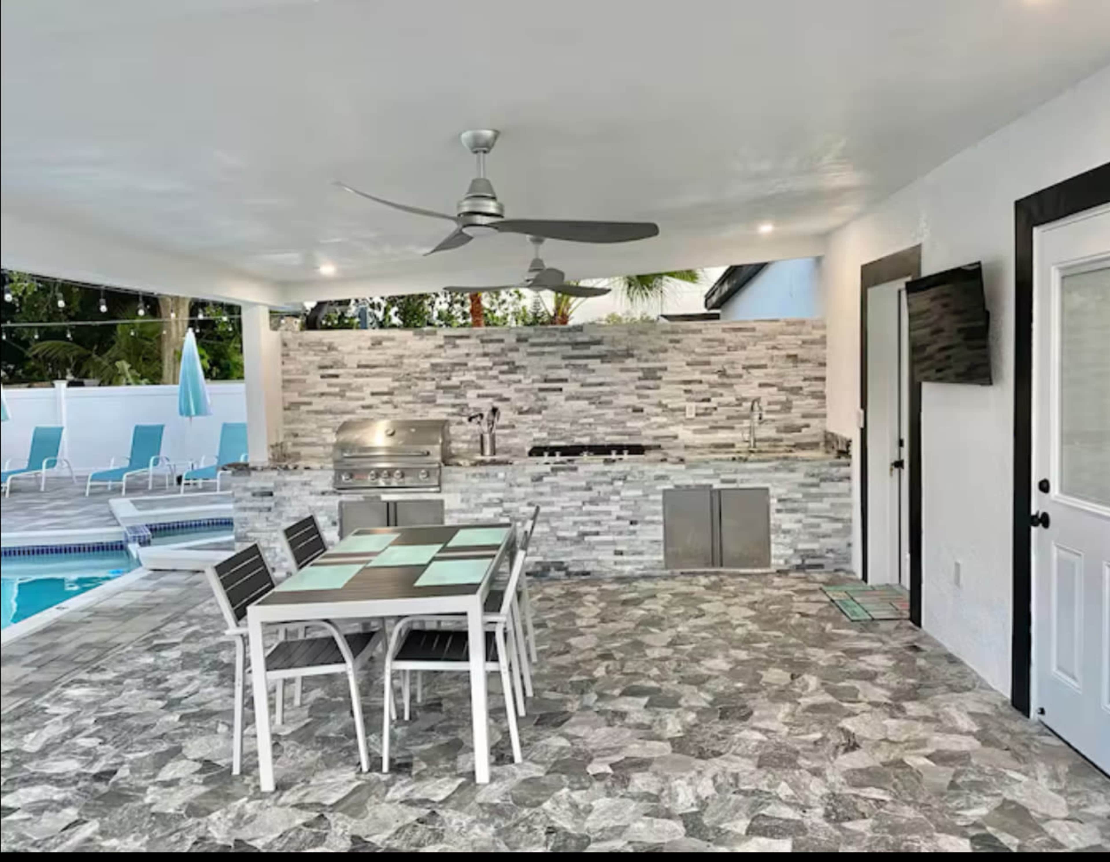 Heated Pool & Outdoor Kitchen Retreat Image in , Orlando, FL