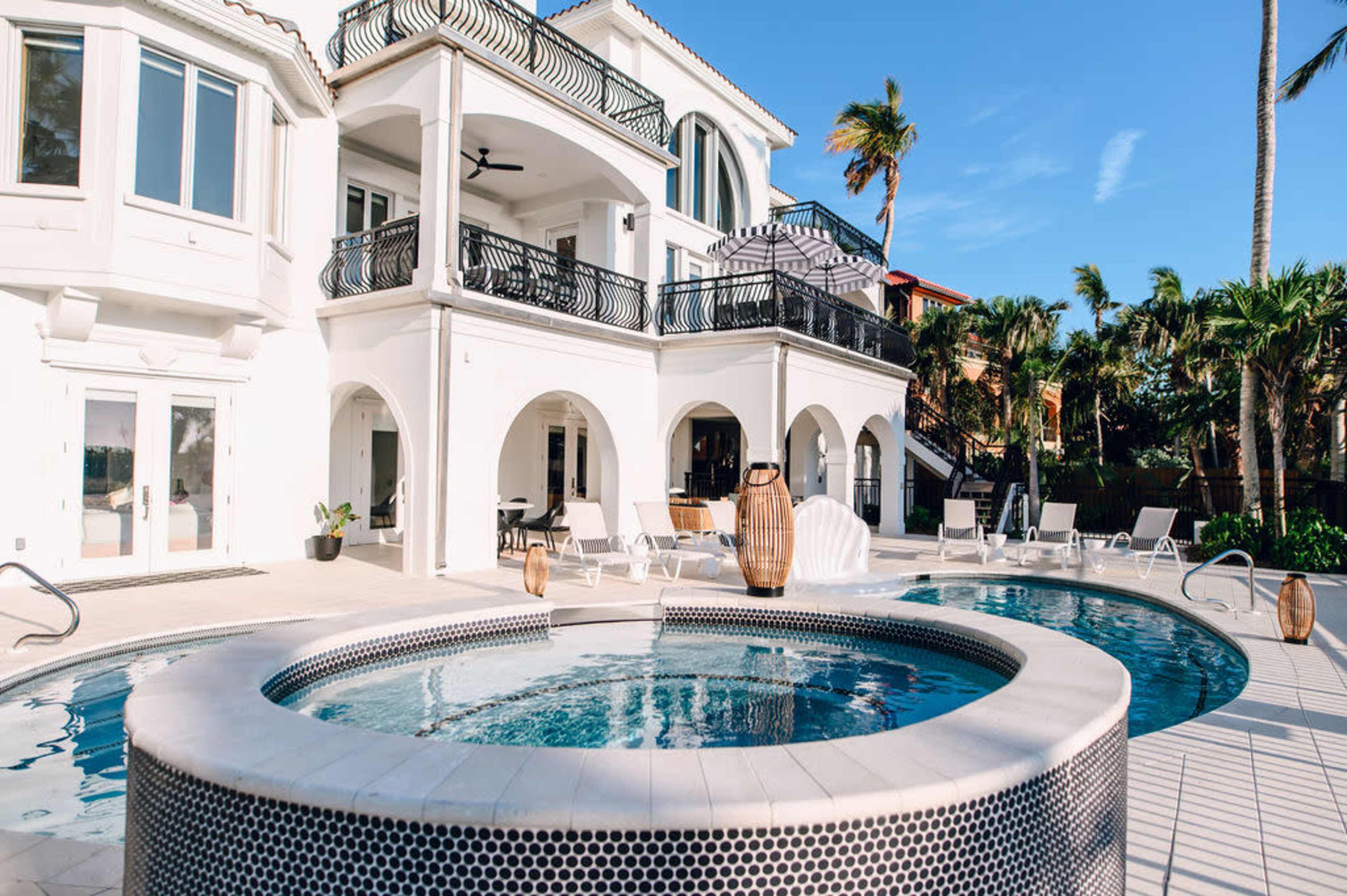 Gorgeous 9 bedroom beachfront Villa available for Photography Sessions Image in Captiva, Captiva Island, FL