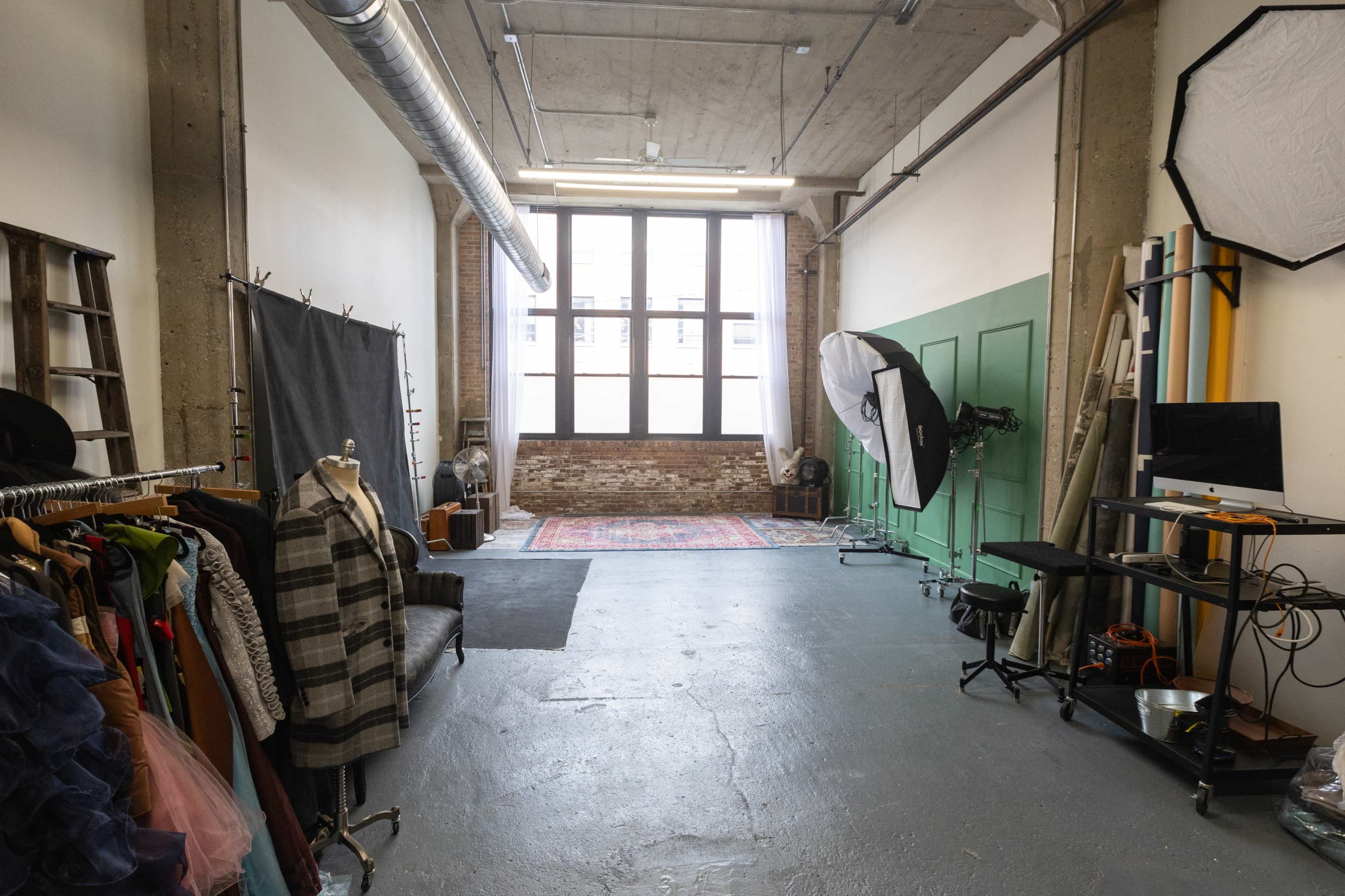 Ravenswood Industrial Photo Studio Image in Lake View, Chicago, IL