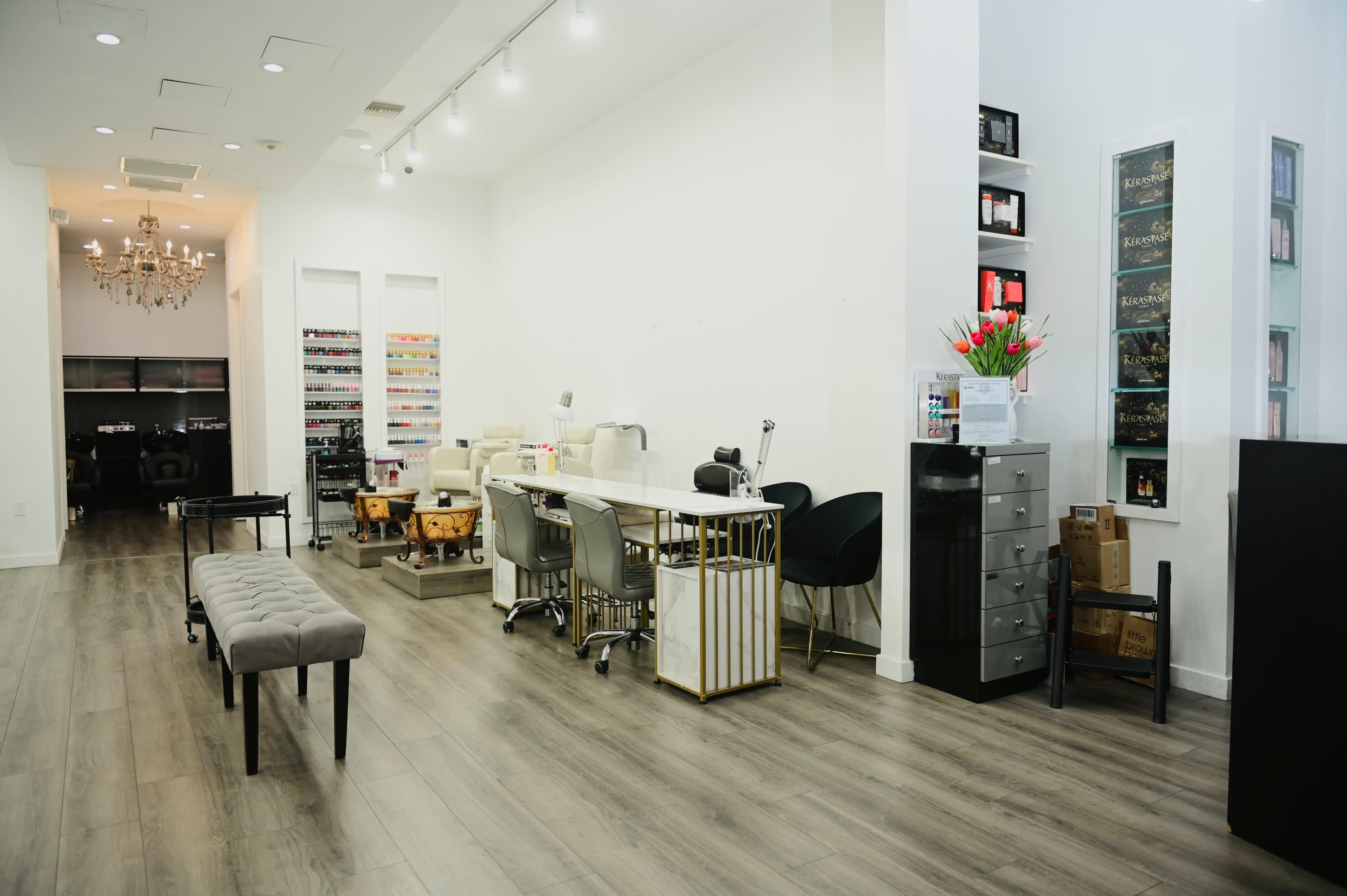 Modern Upscale Sherman Oaks Hair Salon Image in Sherman Oaks, Sherman Oaks, CA