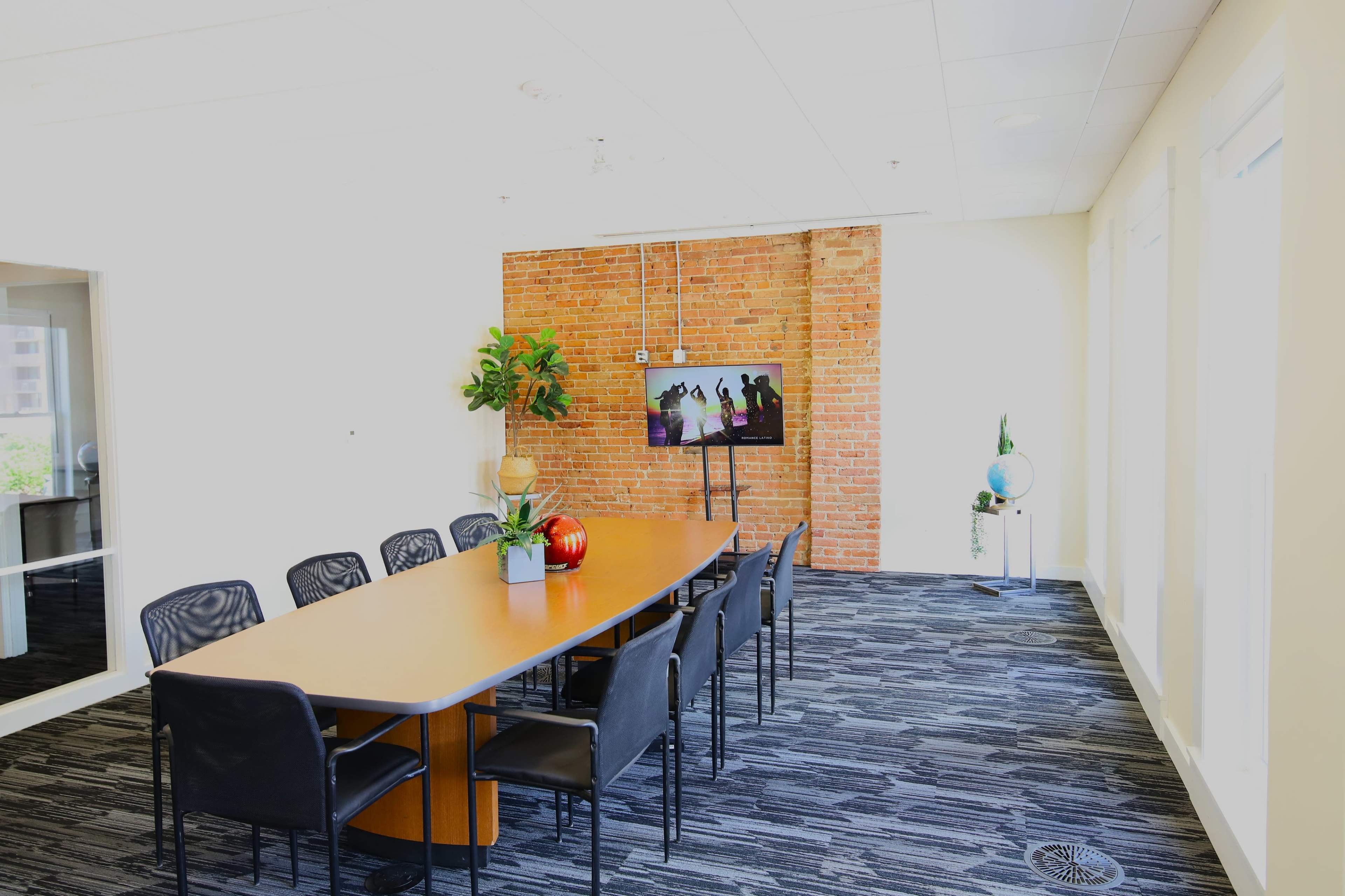 Broadway Meeting Room Image in Central, Denver, CO