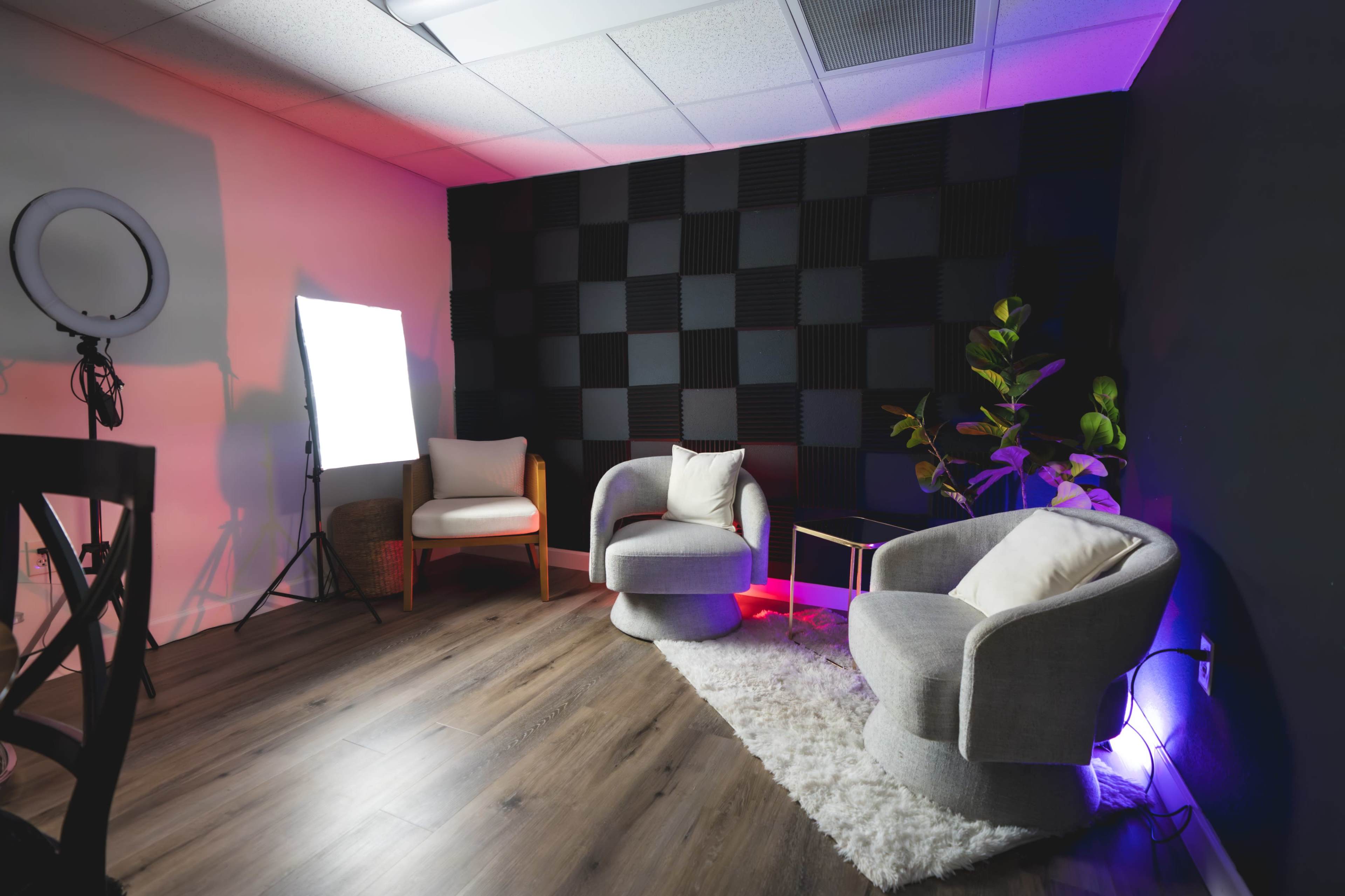 Downtown Orlando Content Studio with Modern Aesthetic Image in Pineloch, Orlando, FL