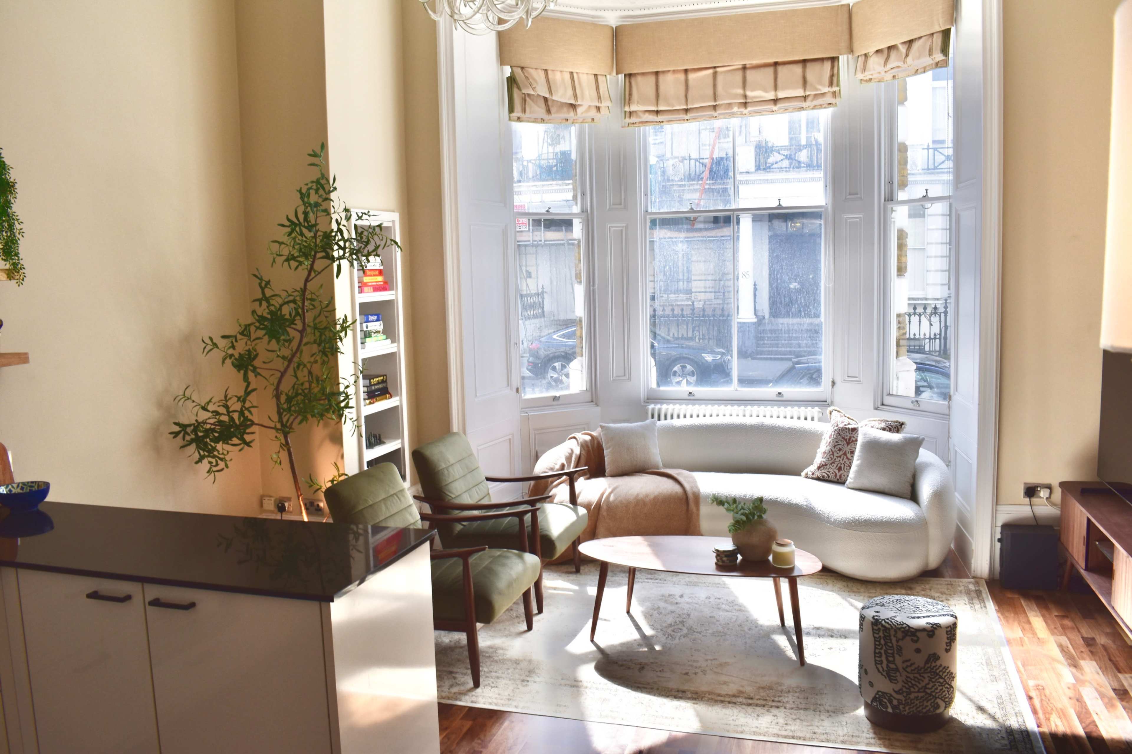 Stylish Kensington Apartment with Private Oasis Garden Image in Kensington, London, ENG