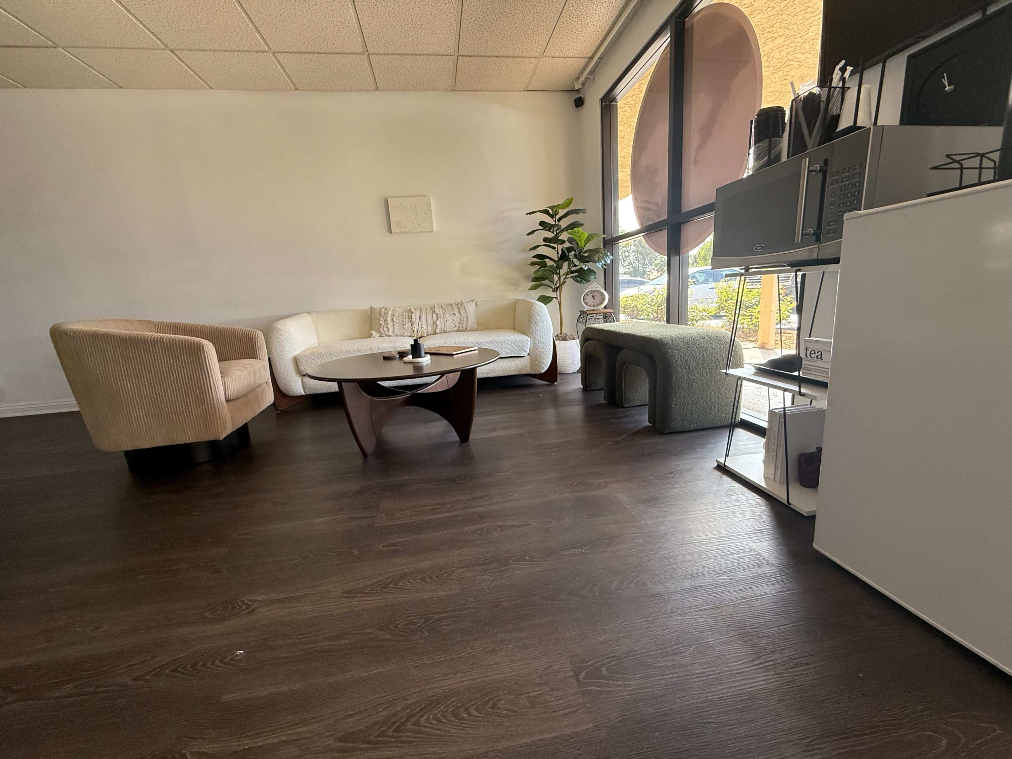 Modern Minimalist Studio for Trainings, Wellness Classes, Content Creation & More Image in La Sierra, Riverside, CA