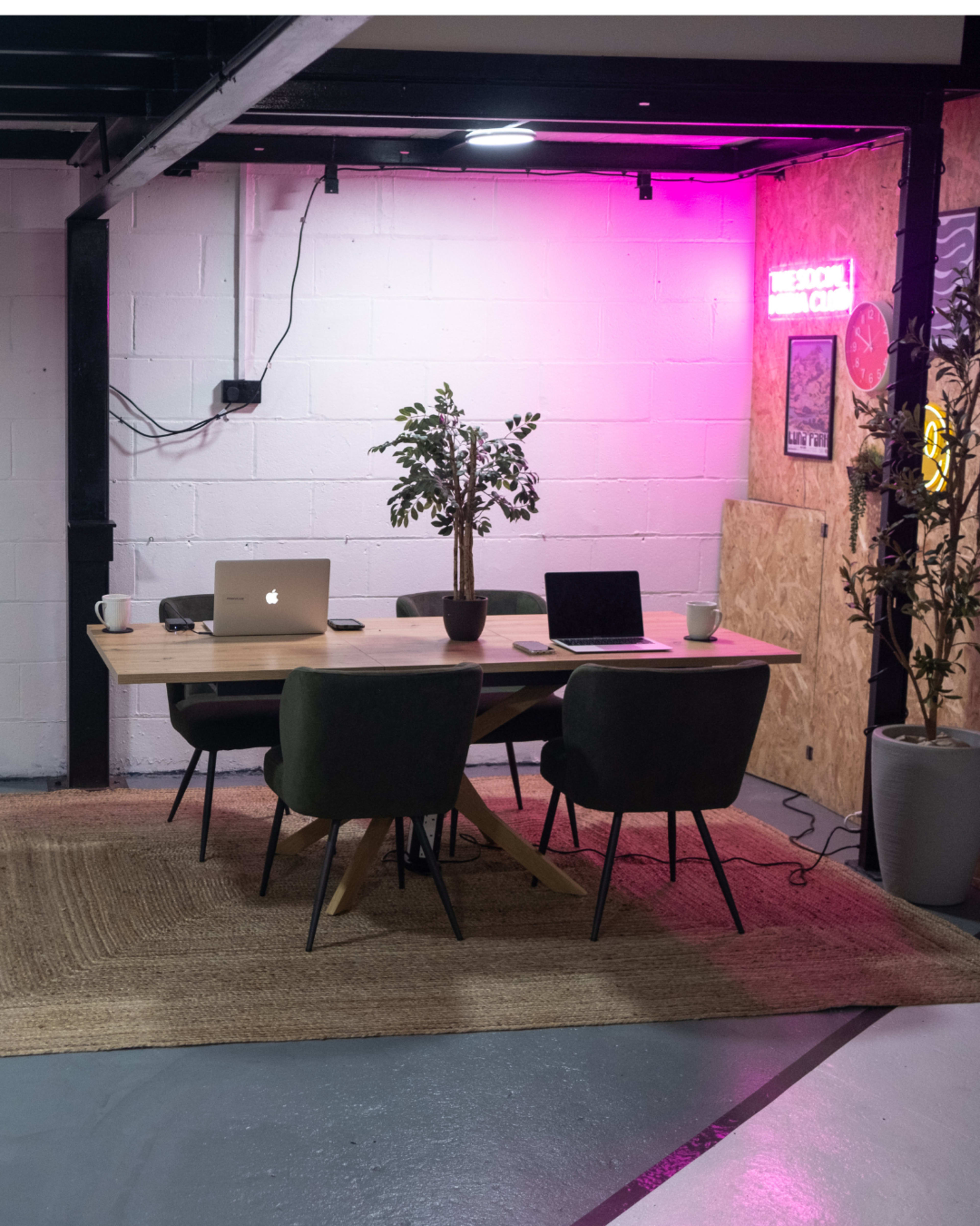 Stylish York Photography Studio with Co-Working Space Image in Huntington, Near Leeds, ENG