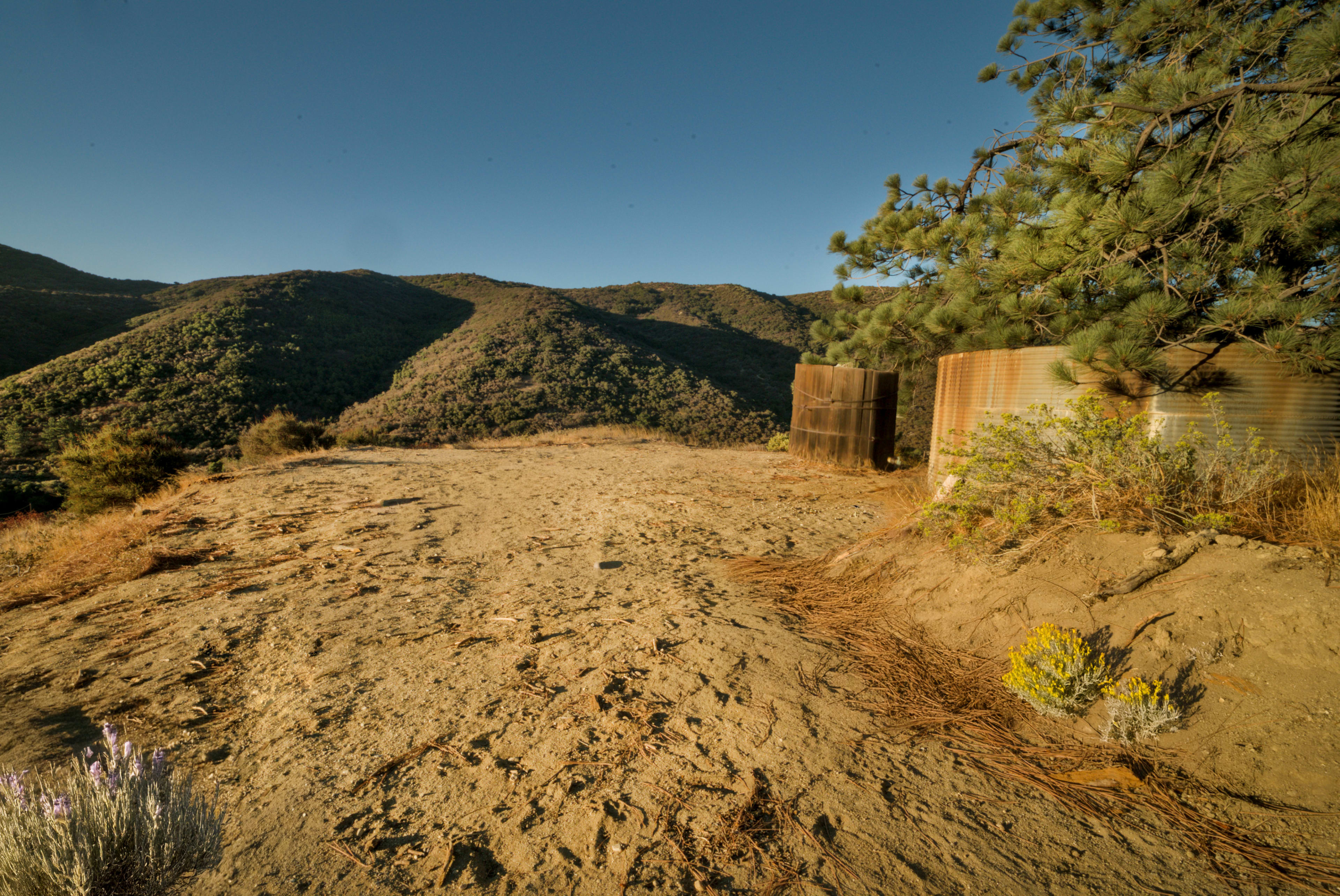 Ridge Overlook Desert Plateau– Scenic Mountain Film Backdrop Image in Leona Valley, Leona Valley, CA