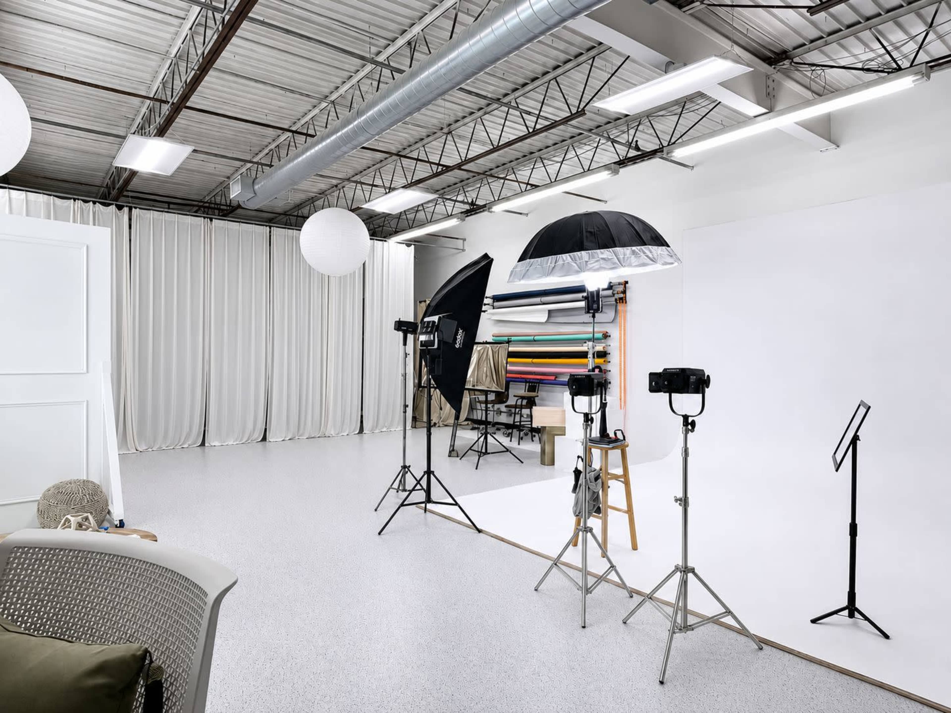 DaisyMo Collective | Flexible Creative Studio | 24-Hour Access | Maple Grove, MN Image in Maple Grove, Maple Grove, MN