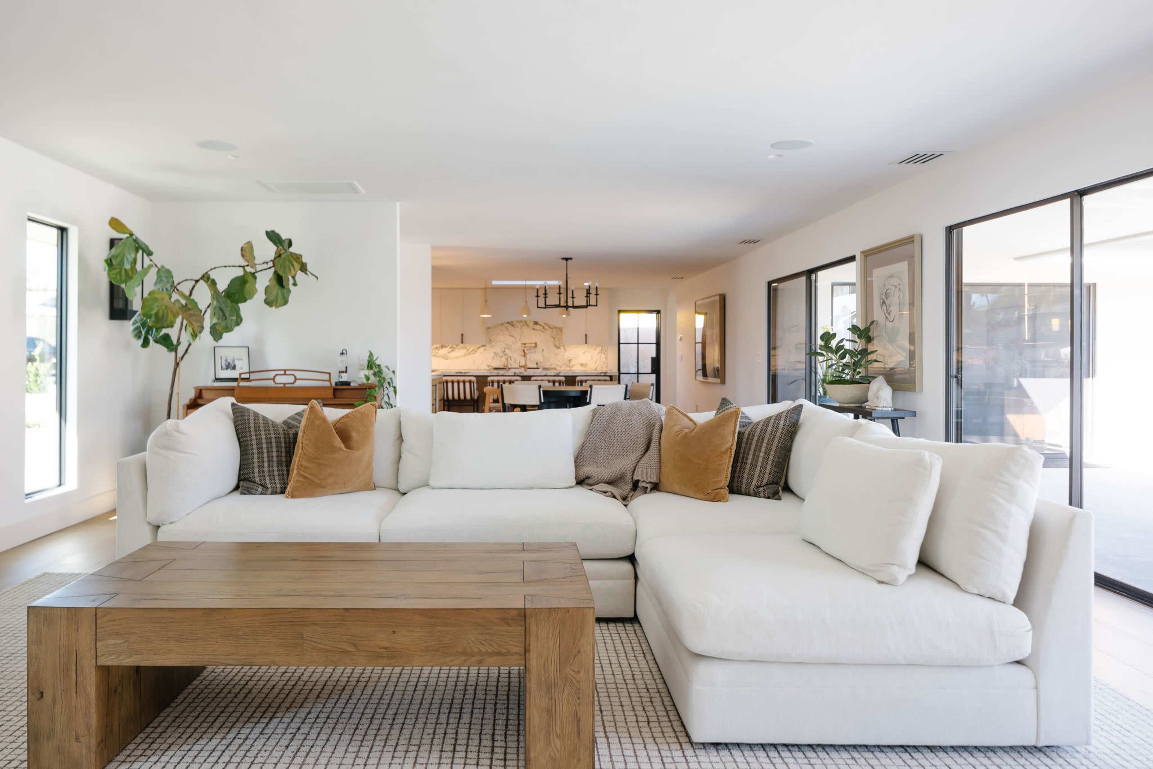 Coastal Modern Home With Open Space And Natural Light Image in East Side Costa Mesa, Newport Beach, CA