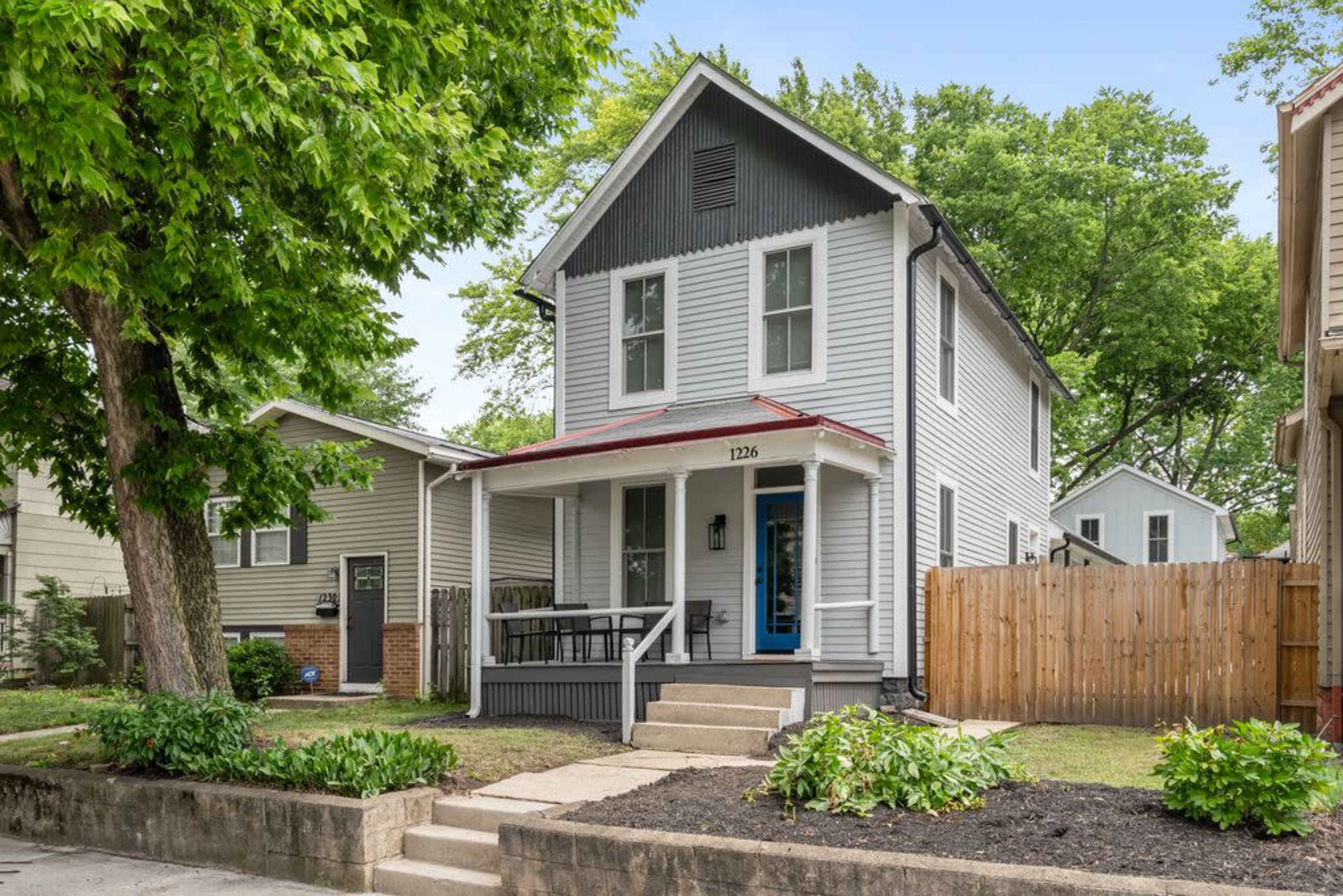 Downtown Large Home with Backyard Image in Victorian Village, columbus, OH