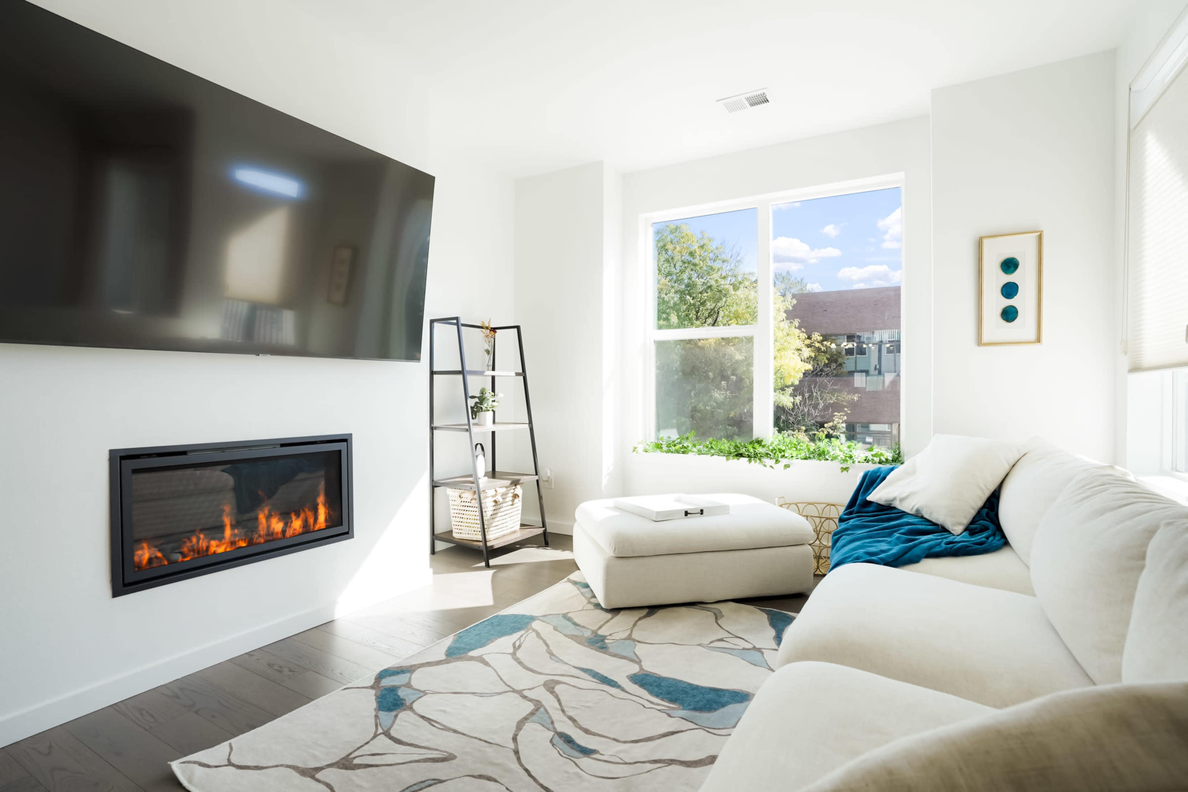 Modern 3-Story Townhome with Rooftop & Stylish Interiors – Ideal for Photo + Video Shoots Image in Hampden, Denver, CO