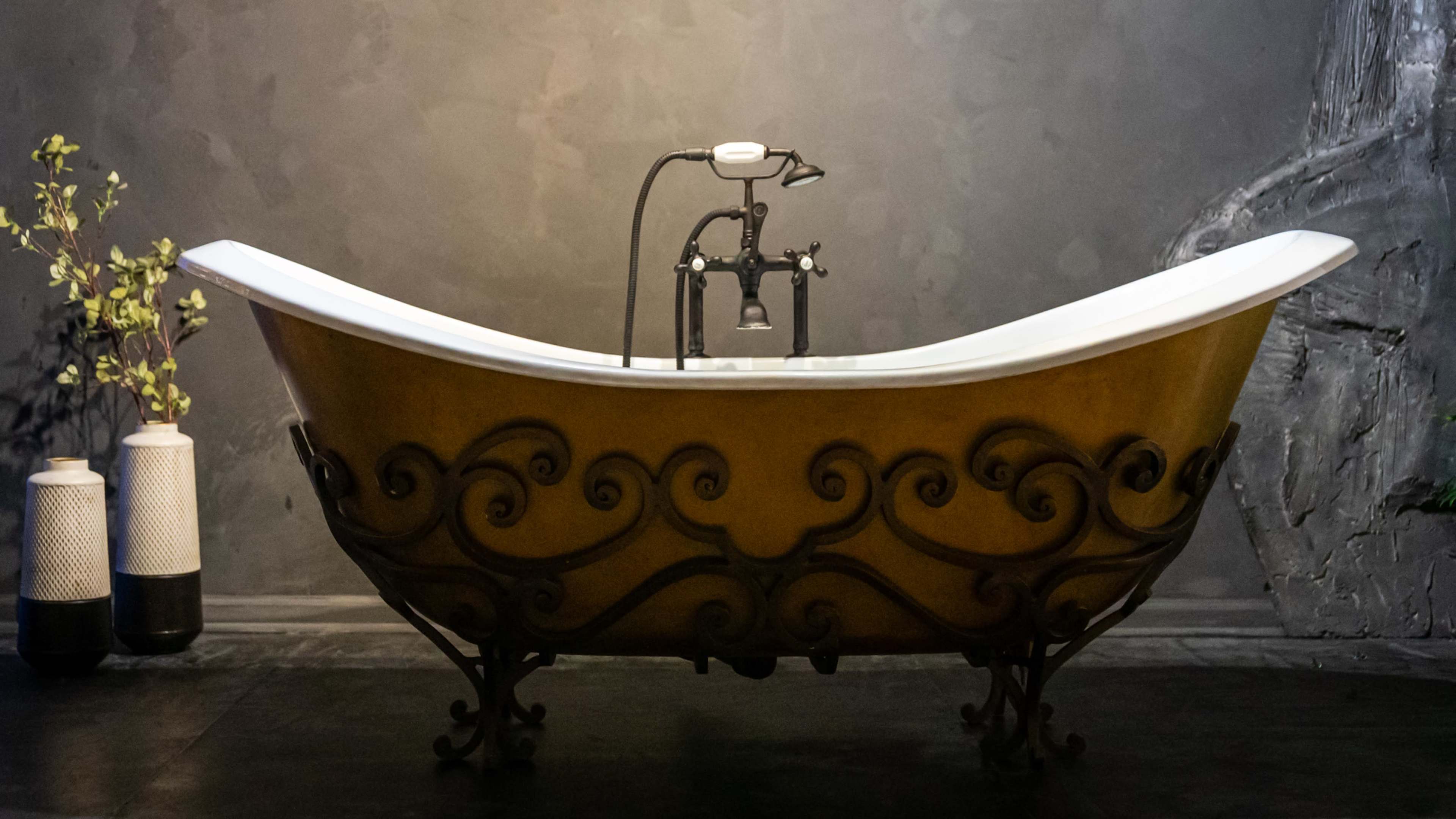 Bathtub & Library Scene Image in La Jolla, La Jolla, CA
